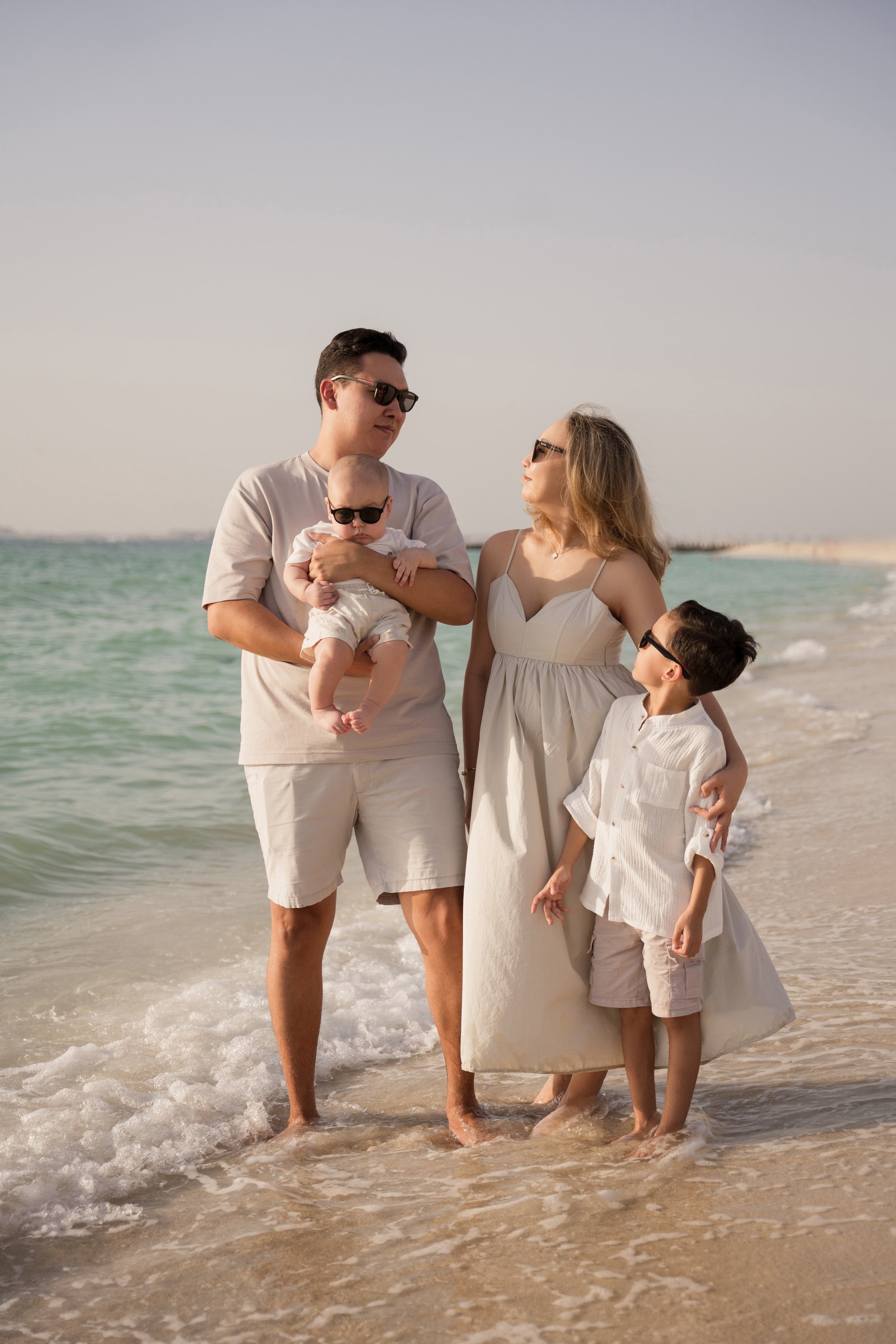 Waves and sun. Angela Iakovleva — Family Photographer in Dubai