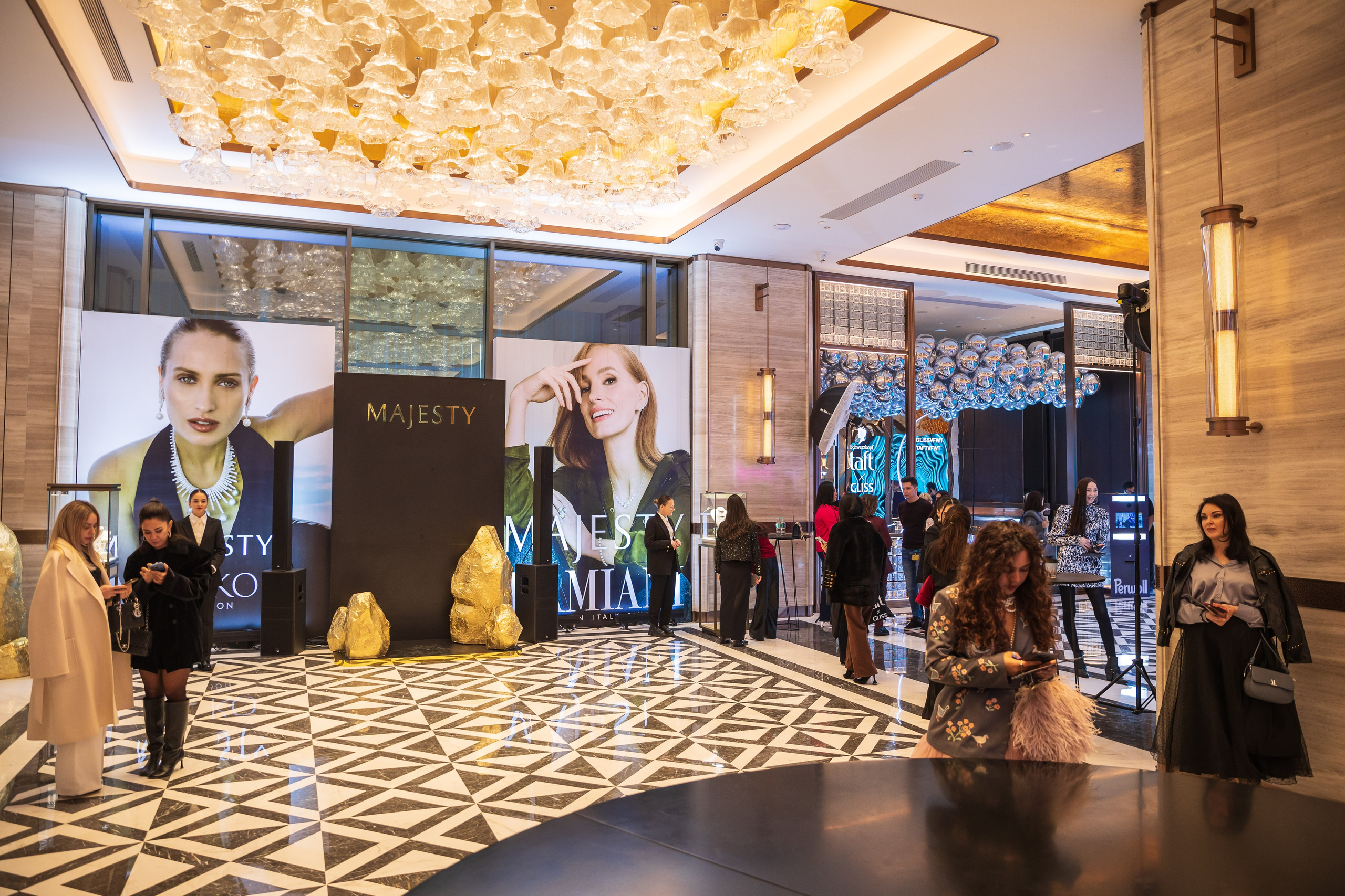 ZEEKR. Visa Fashion Tashkent. Профессиональная Фото-Видео Студия Геннадия Нестеренко | Ташкент и Весь Узбекистан