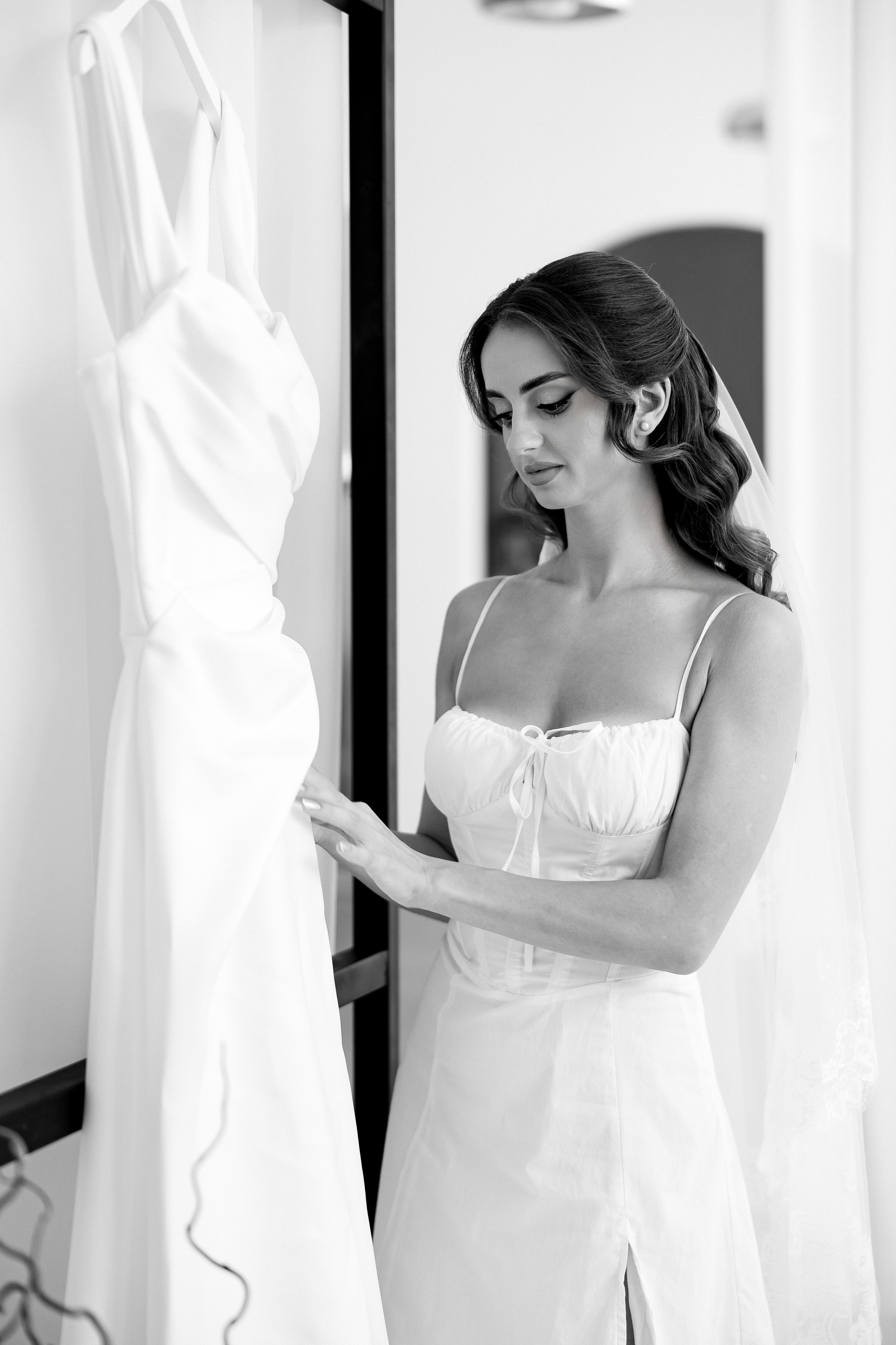 Eugen & Livia — Grand Elysee — Wedding Day. Servicii Foto și Video 067188353