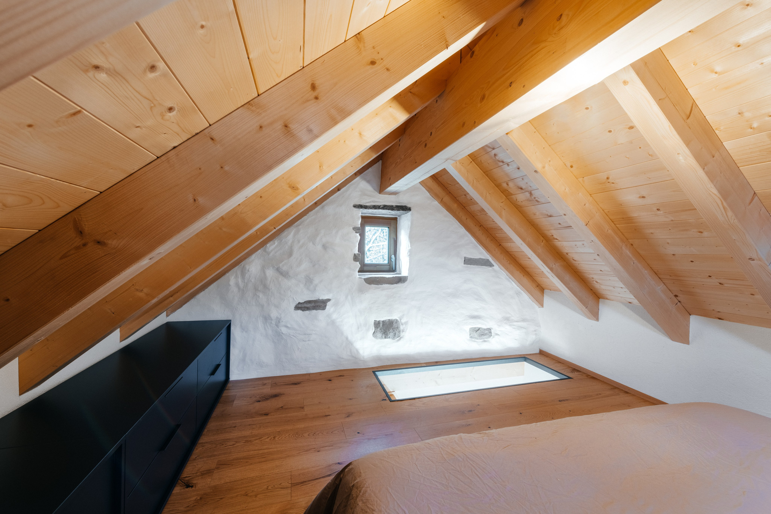 Rustico, VAL RESA, TICINO. Hallo! Ich bin Elena und arbeite als Immobilienfotografin