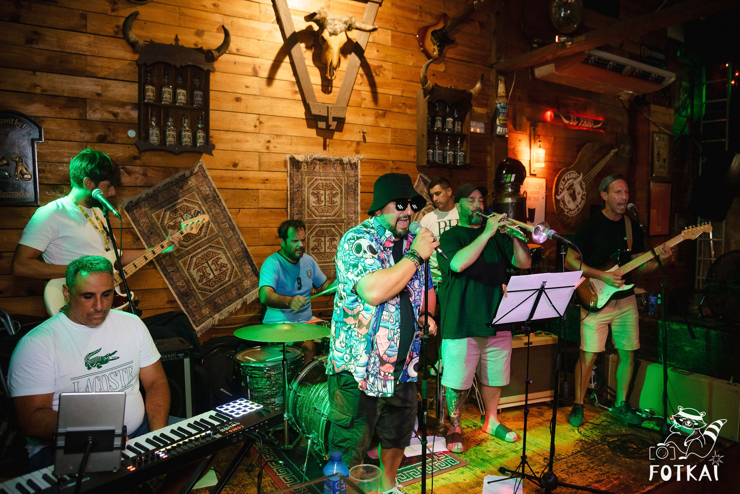 Los Ekilibristas en El Paso Rock Bar Torrevieja: Reportaje fotográfico 16.08.25 | FOTKAI