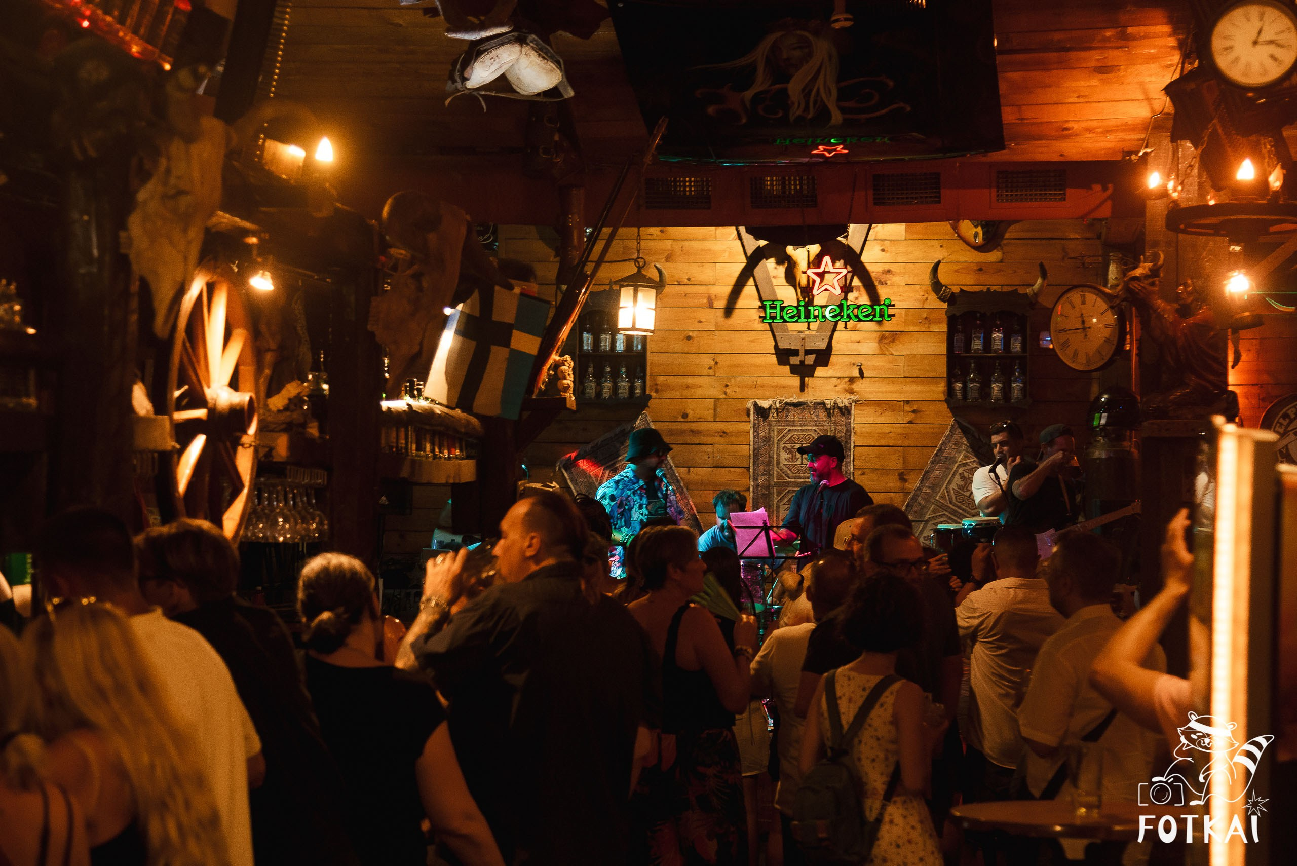 Los Ekilibristas en El Paso Rock Bar Torrevieja: Reportaje fotográfico 16.08.25 | FOTKAI