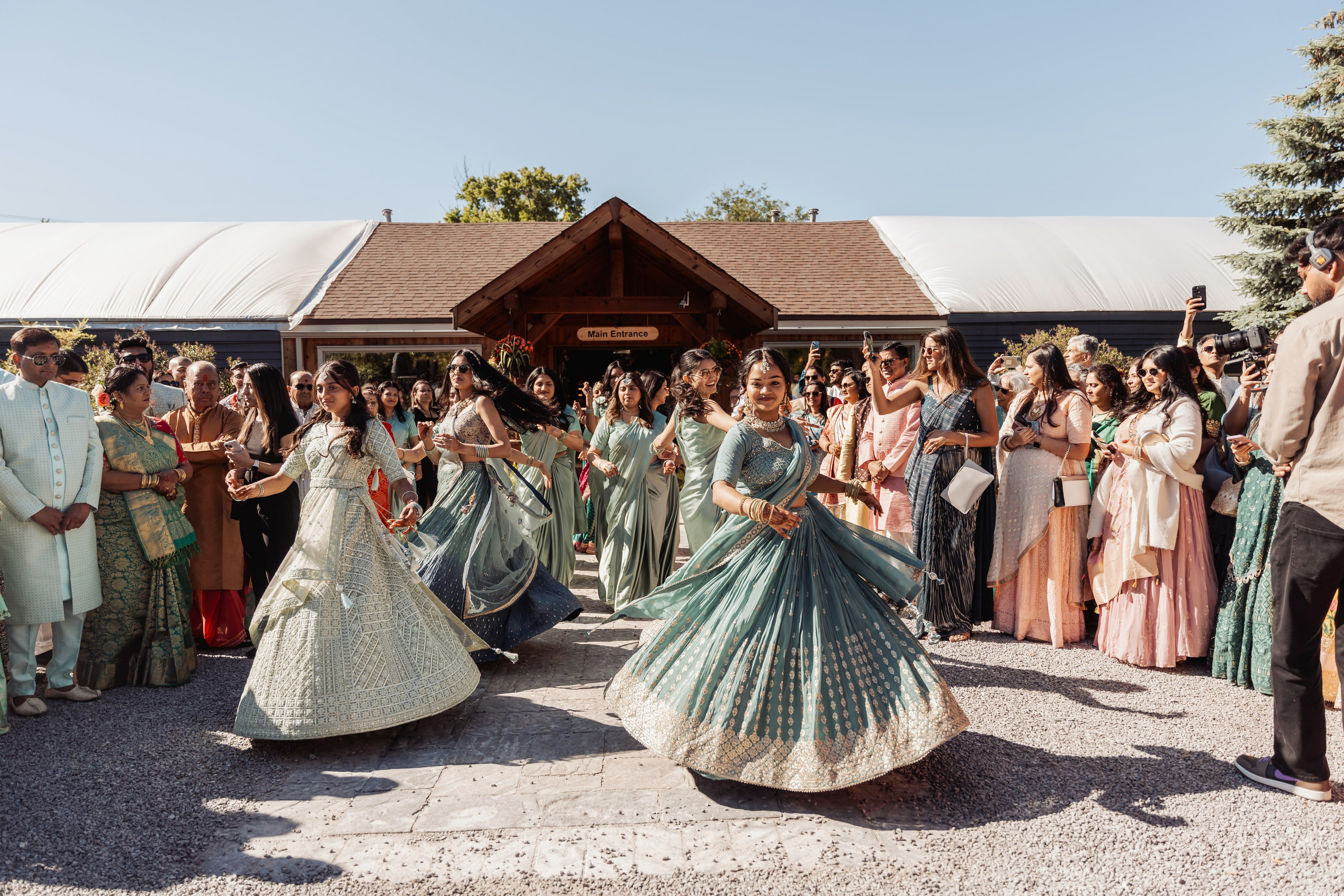 Darshil & Shailja. Wedding Photographer & Cinematographer studios