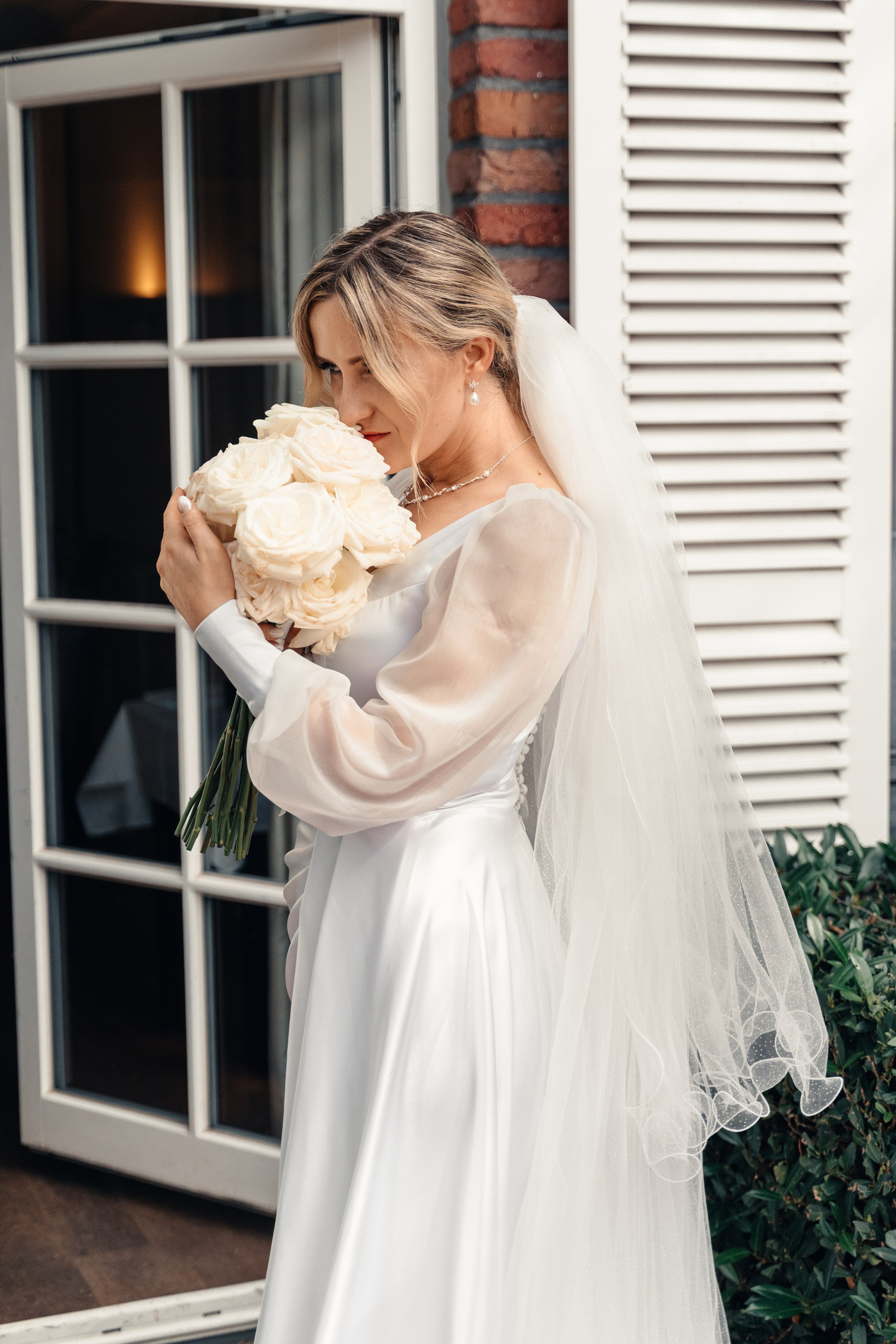 D & M im Restaurant Elfrather Mühle. Wedding Photographer Germany