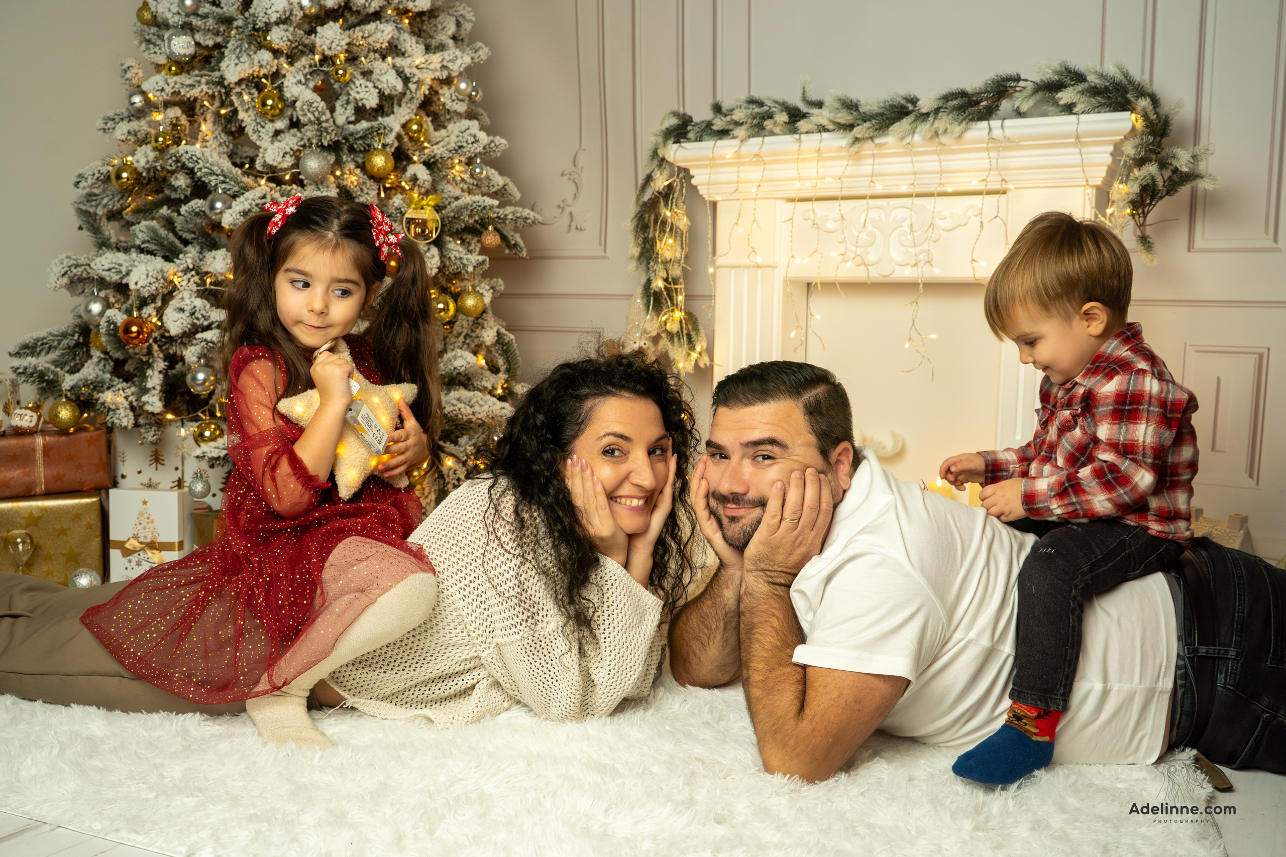 Sedinta foto de familie Craciun. Adelinne — fotograf profesionist în Constanța pentru familii, bebeluși și evenimente