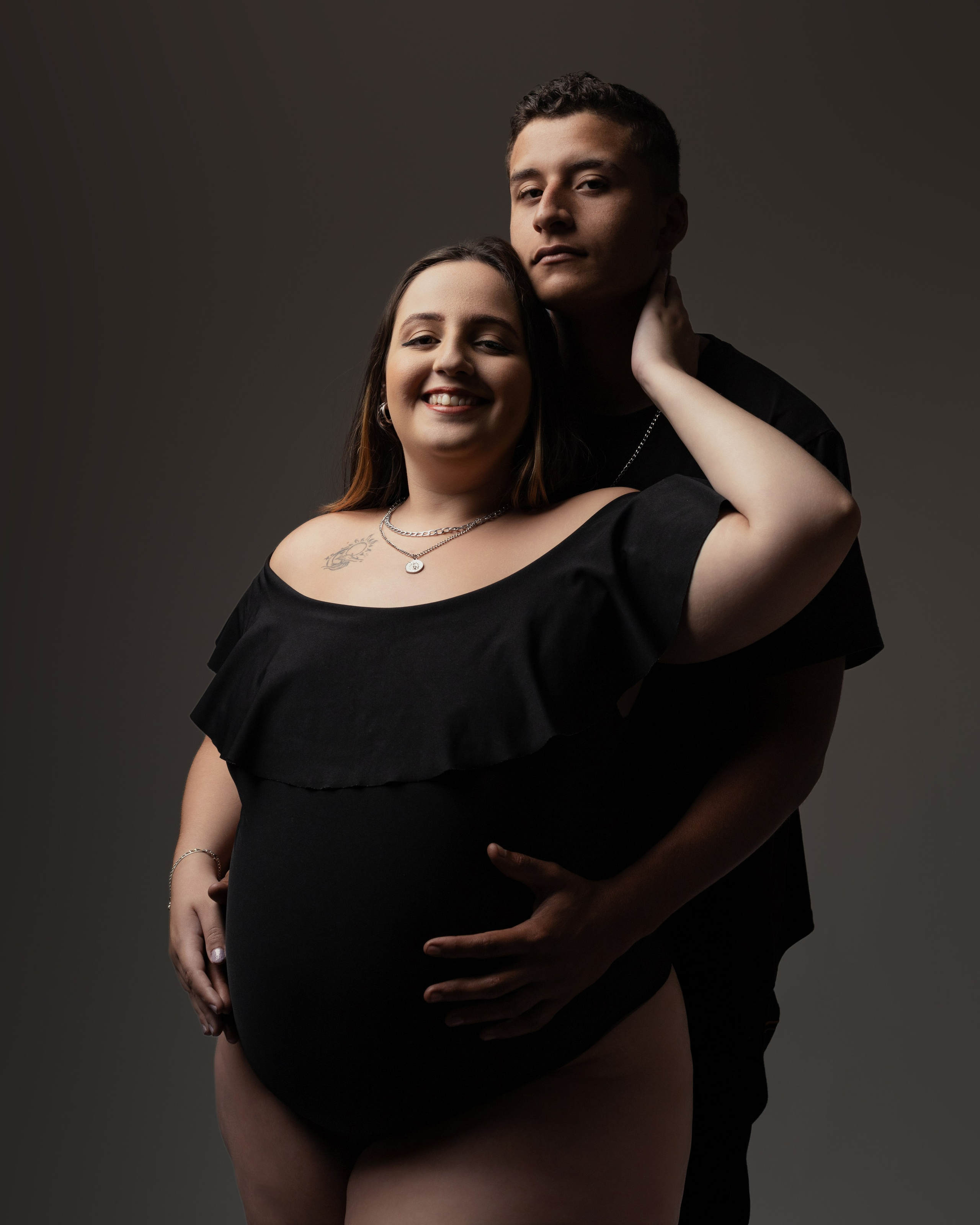 2025 | Grazi — Gestante — Estudio. Denis Damasceno | Fotografia