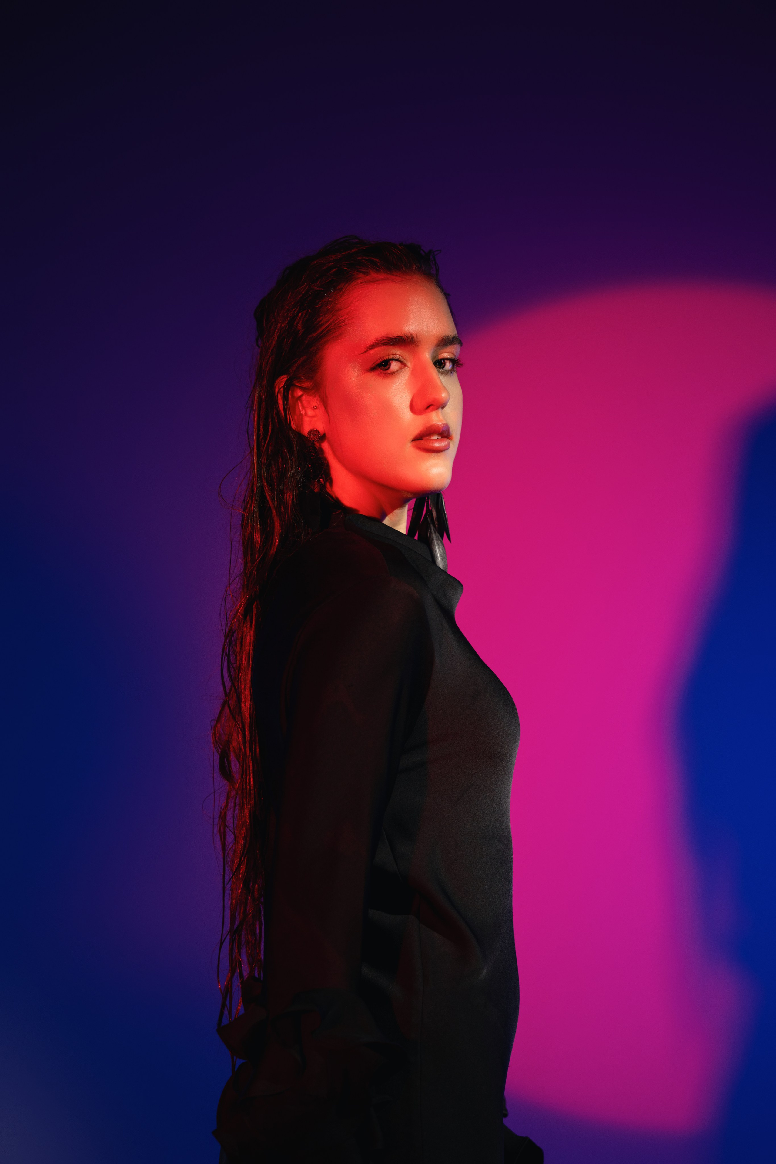 Portrait Photography in London Studio – A professional portrait taken in a studio setting in London, showcasing a subject’s natural expression and personality.