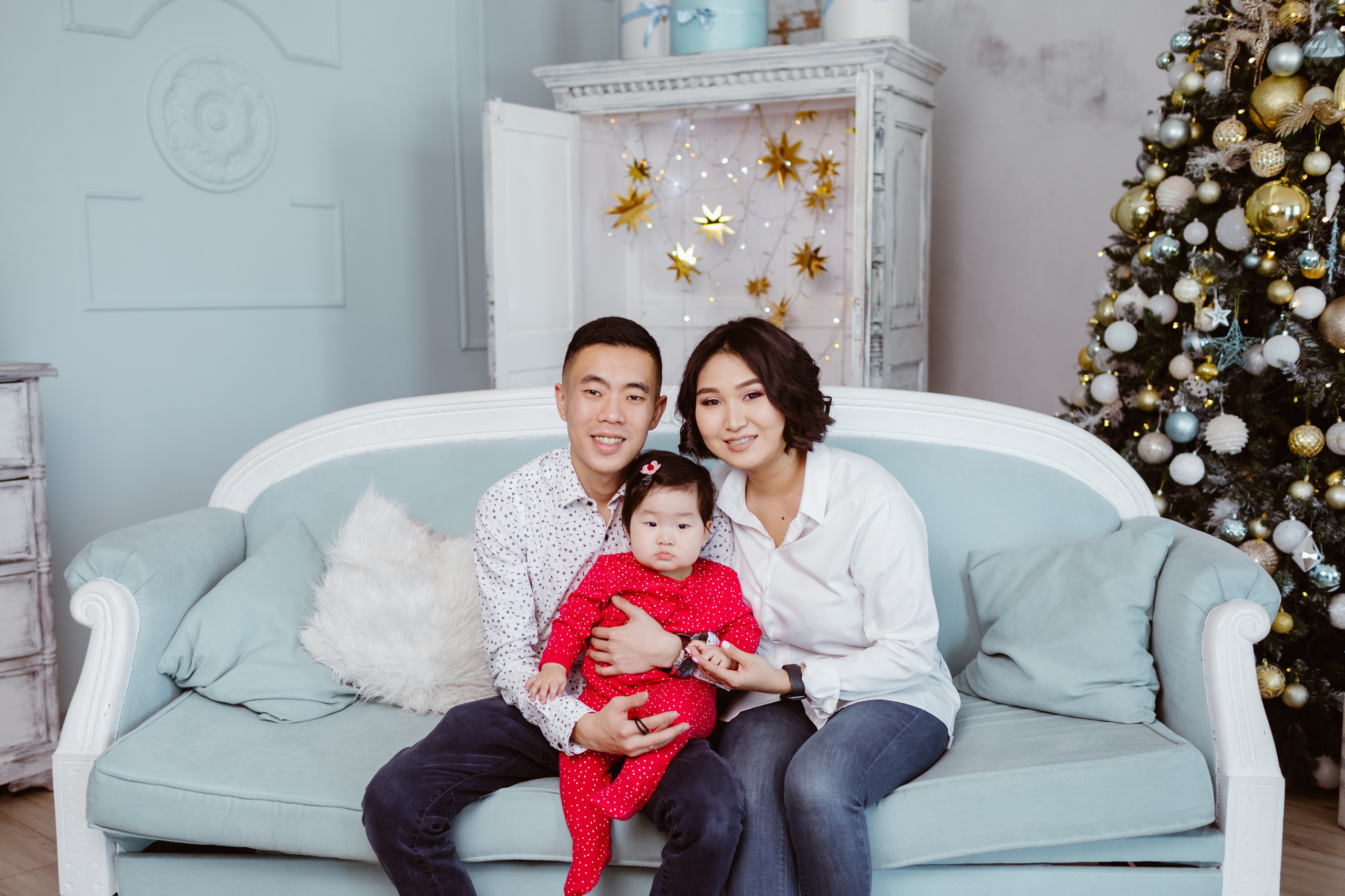 Семейная фотосессия в студии. Фотограф в Бишкеке Оксана Шувалова