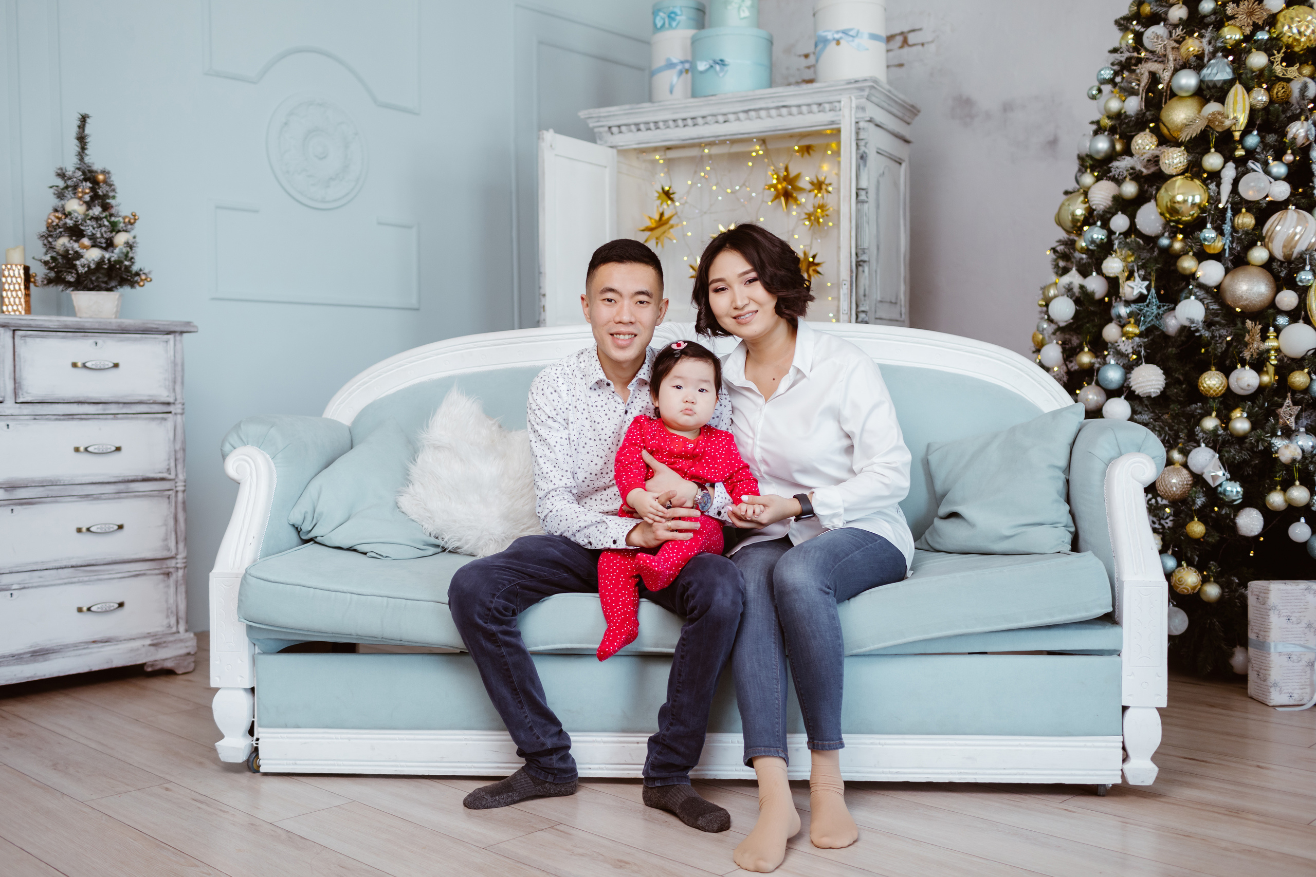 Семейная фотосессия в студии. Фотограф в Бишкеке Оксана Шувалова