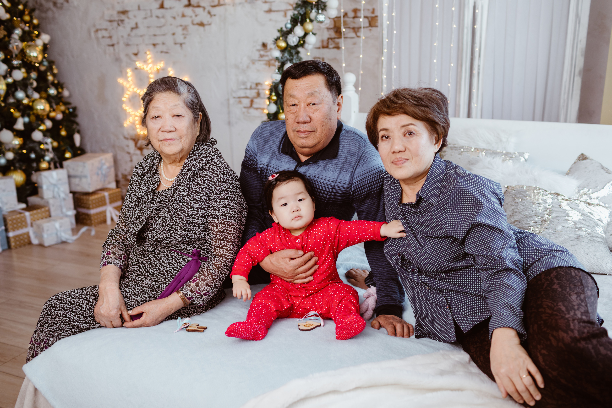 Семейная фотосессия в студии. Фотограф в Бишкеке Оксана Шувалова