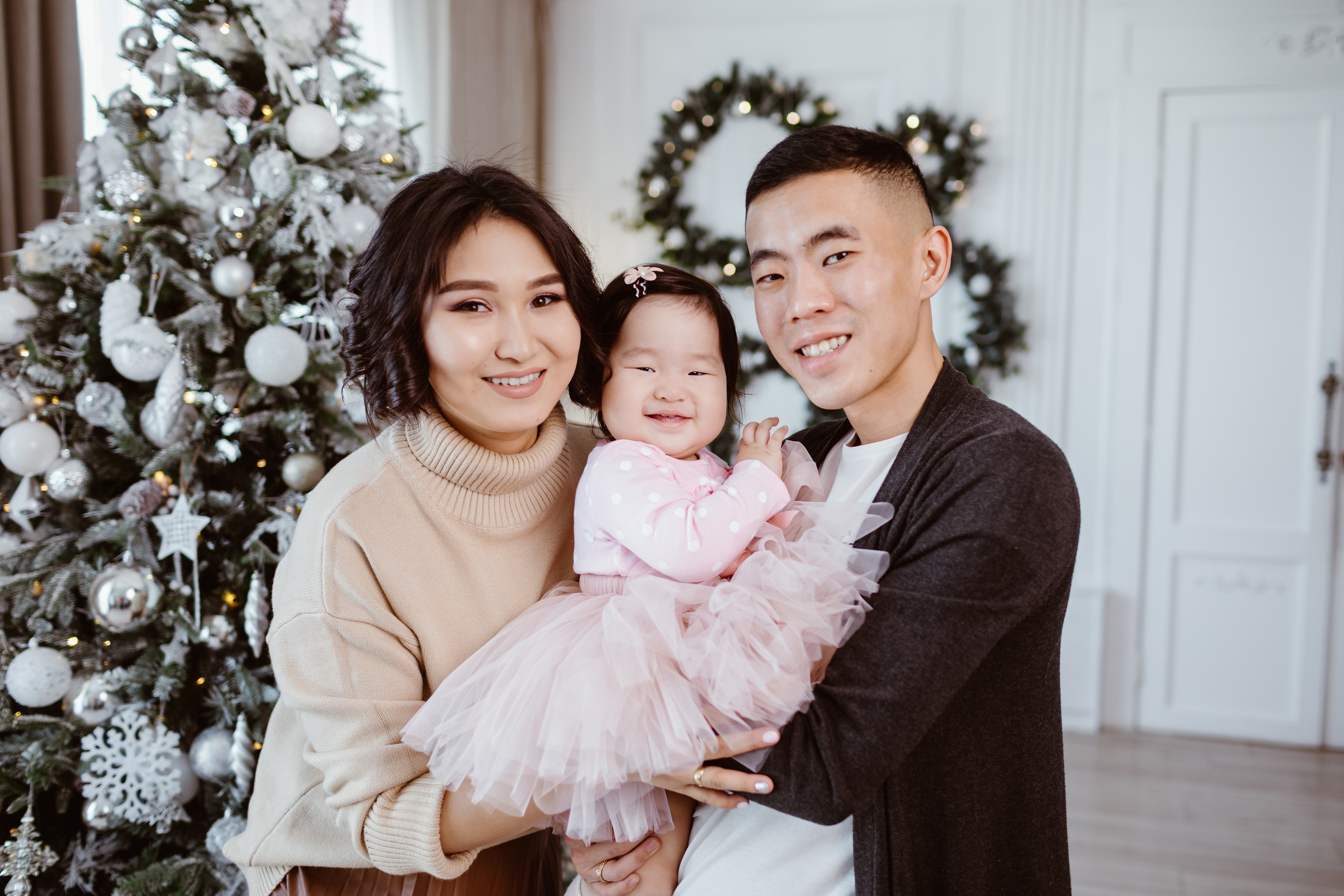 Семейная фотосессия в студии. Фотограф в Бишкеке Оксана Шувалова