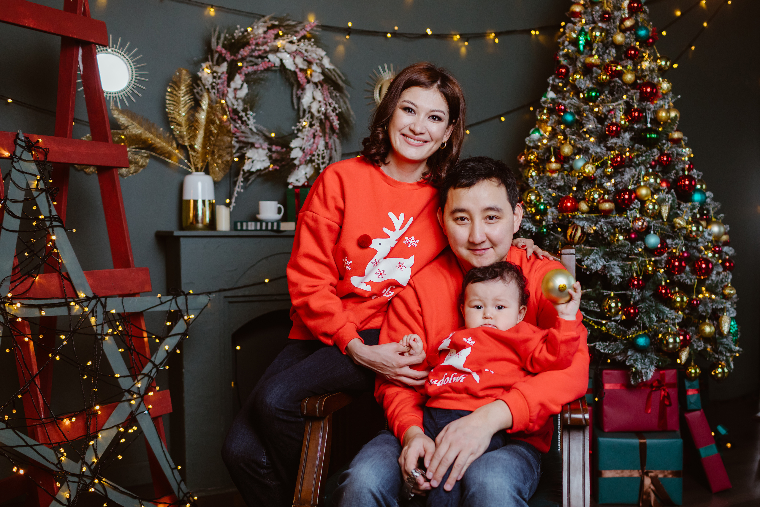 Семейная фотосессия в студии. Фотограф в Бишкеке Оксана Шувалова