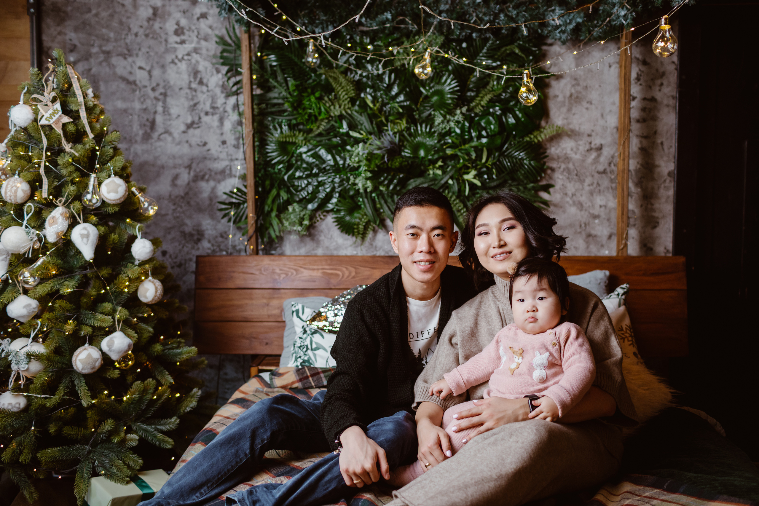 Семейная фотосессия в студии. Фотограф в Бишкеке Оксана Шувалова