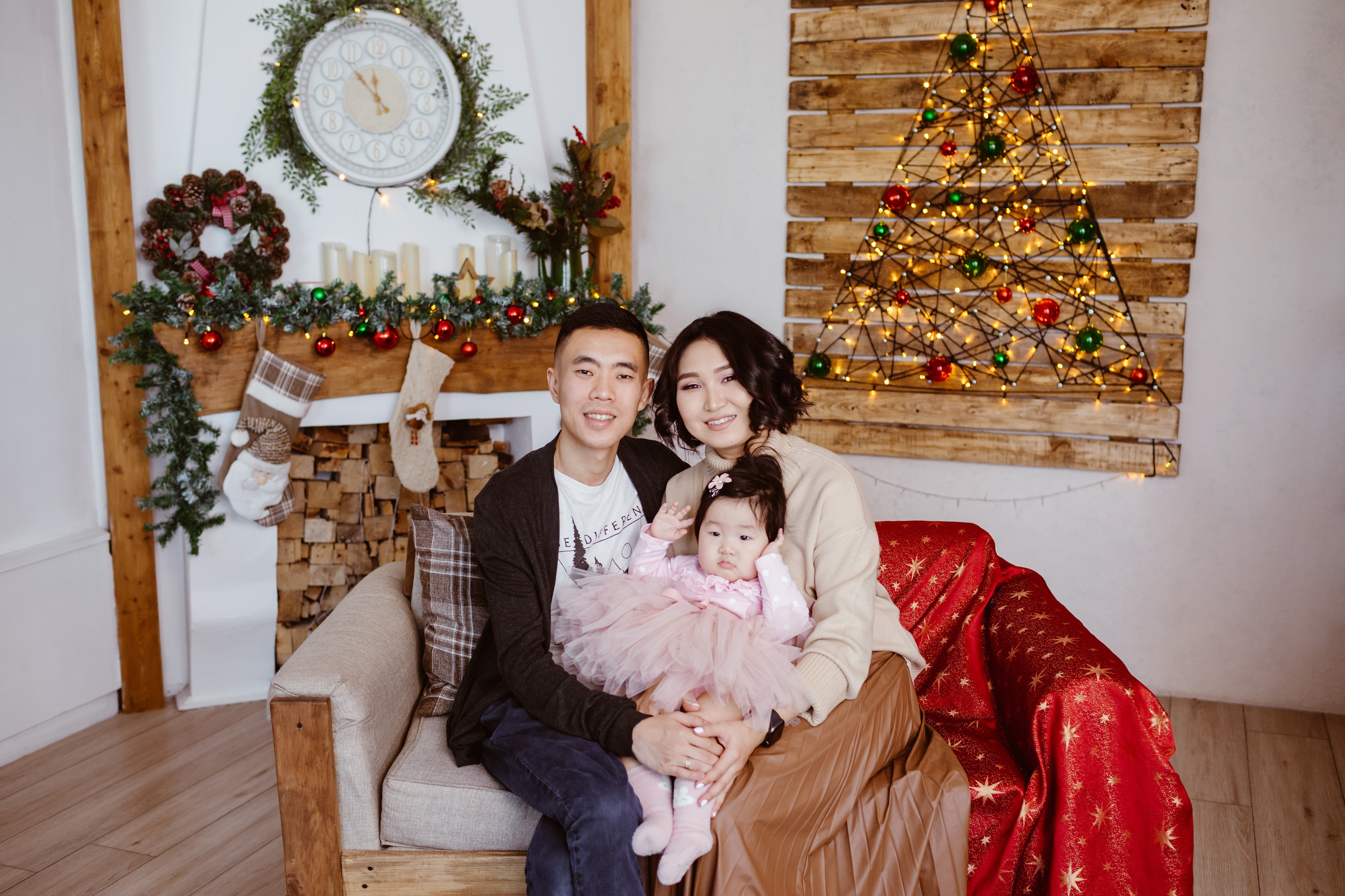 Семейная фотосессия в студии. Фотограф в Бишкеке Оксана Шувалова