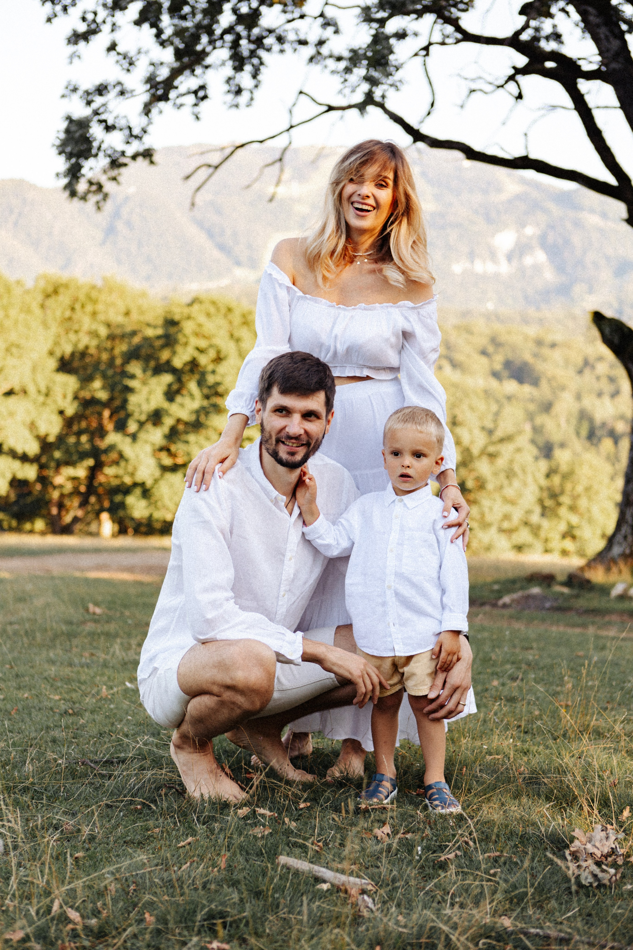 Ana, Vasile și Leo. Cristina Andronache fotograf Brașov fotograf de familie fotograf de nunta Brașov