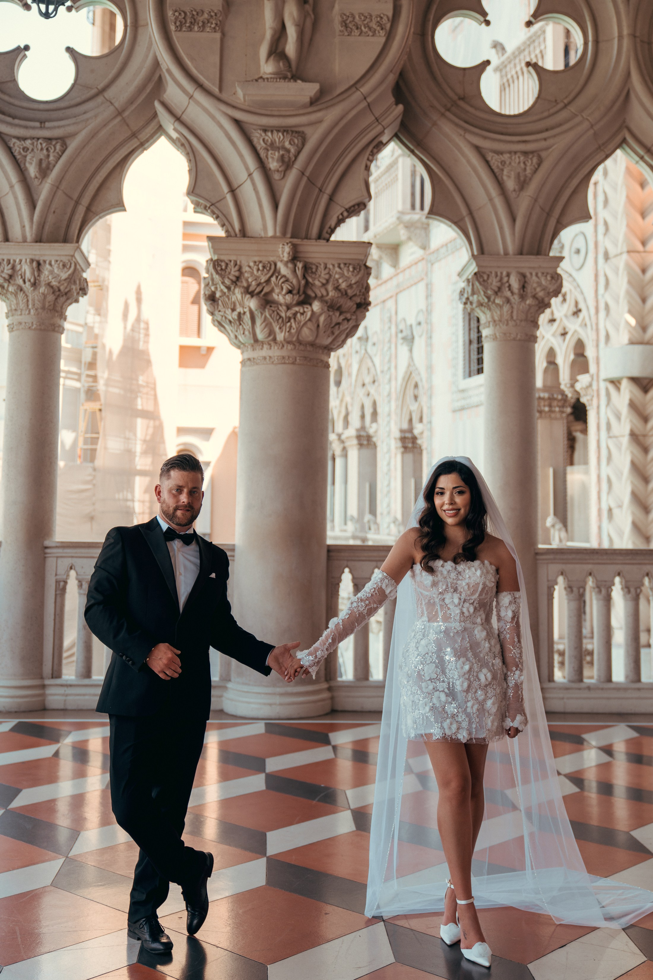 Sara&John. Wedding & elopement photographer Viktoriya Kravtsov. Las Vegas