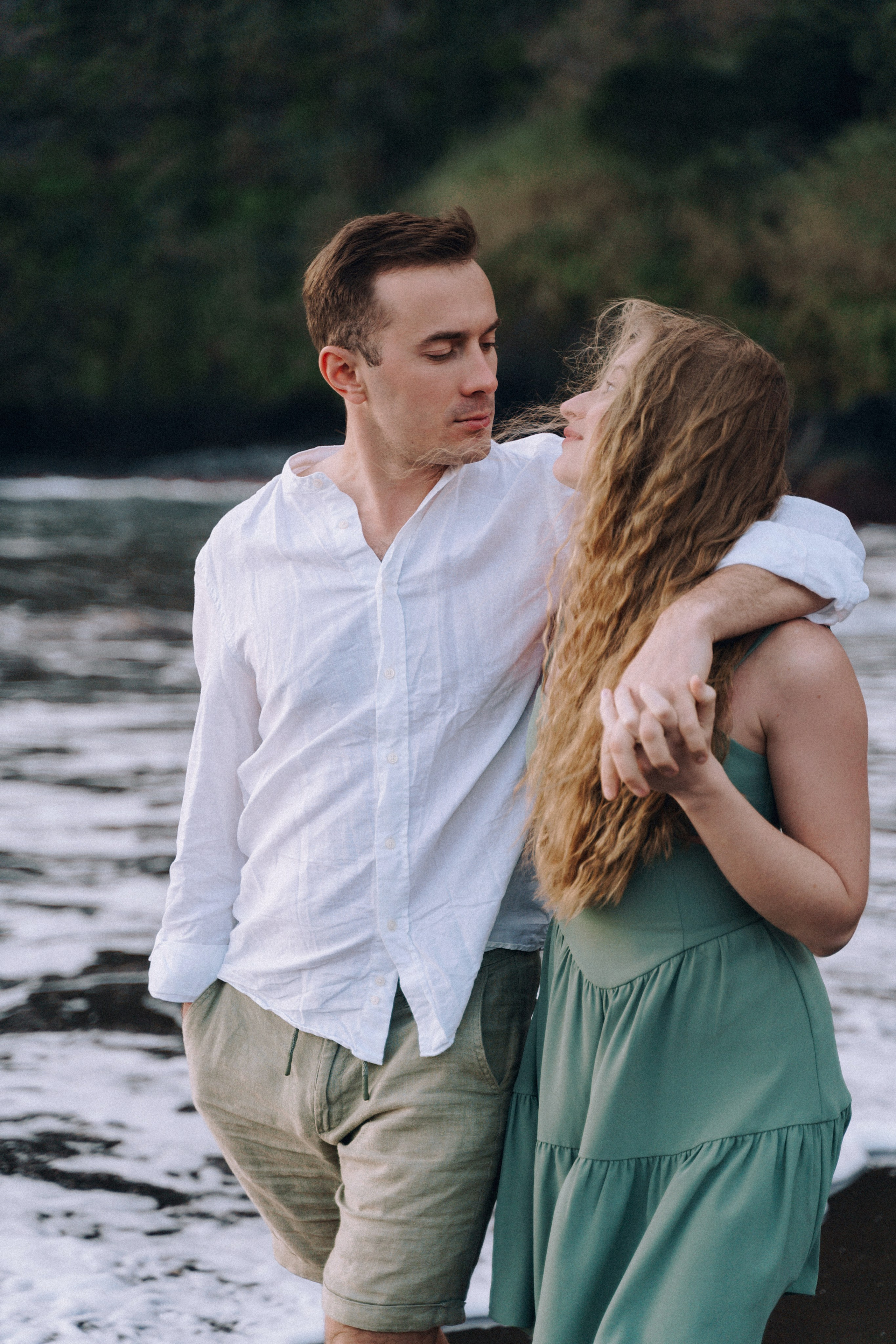 Couple Photoshoot on a Secluded Beach|Madeira Photographer. Your photographer in Madeira