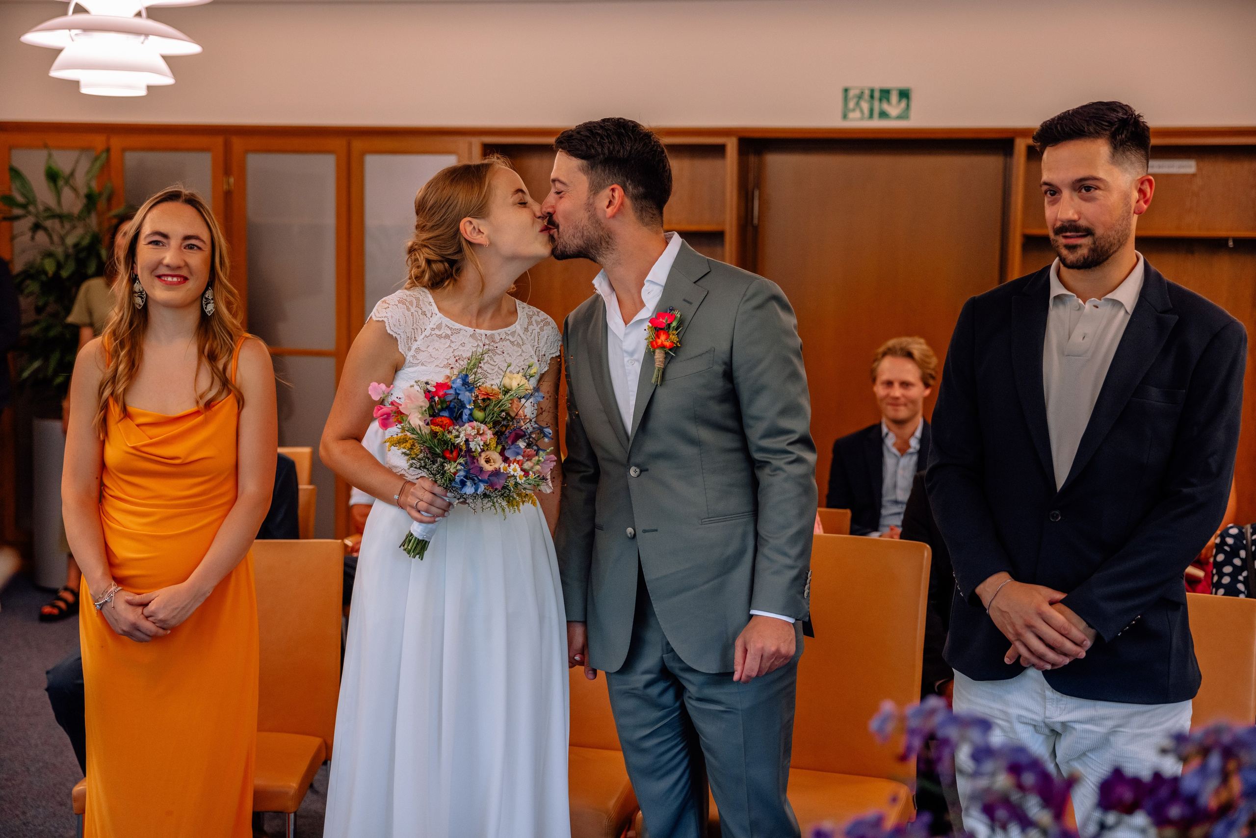 Sommerliche Hochzeitsfotos im Standesamt Mandlstraße & Schwabing. Hochzeitsfotograf München Taufe Familienfotograf Tanja Mauke