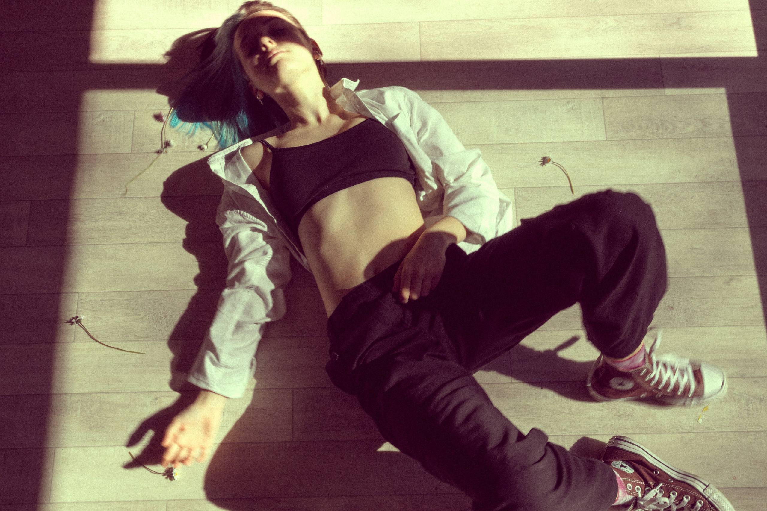 Portrait de femme charismatique. Histoires d’amour, séances photos de famille et de mariage en France