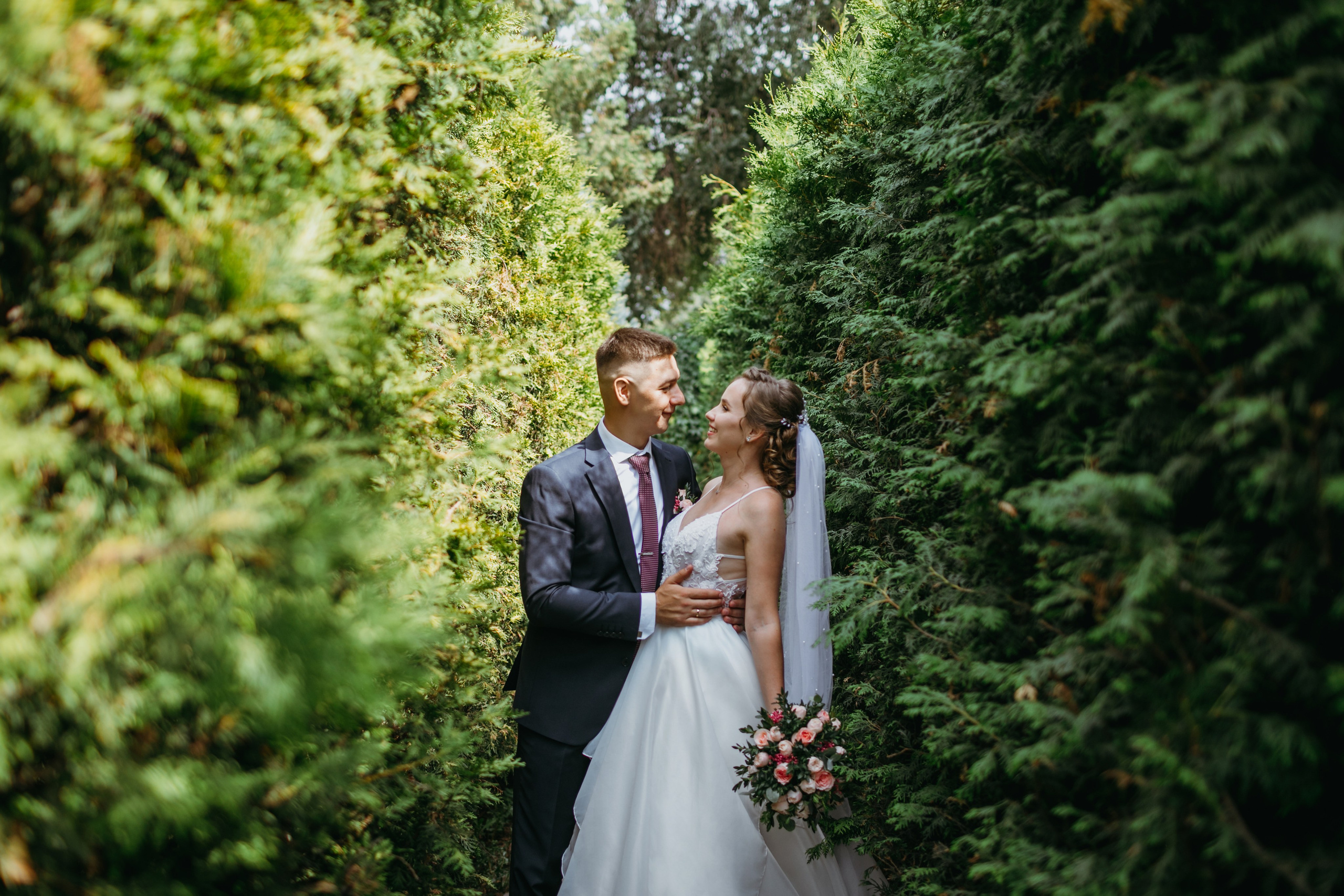 Свадебная фотоссесия для молодоженов в Бишкеке. Фотограф в Бишкеке Оксана Шувалова