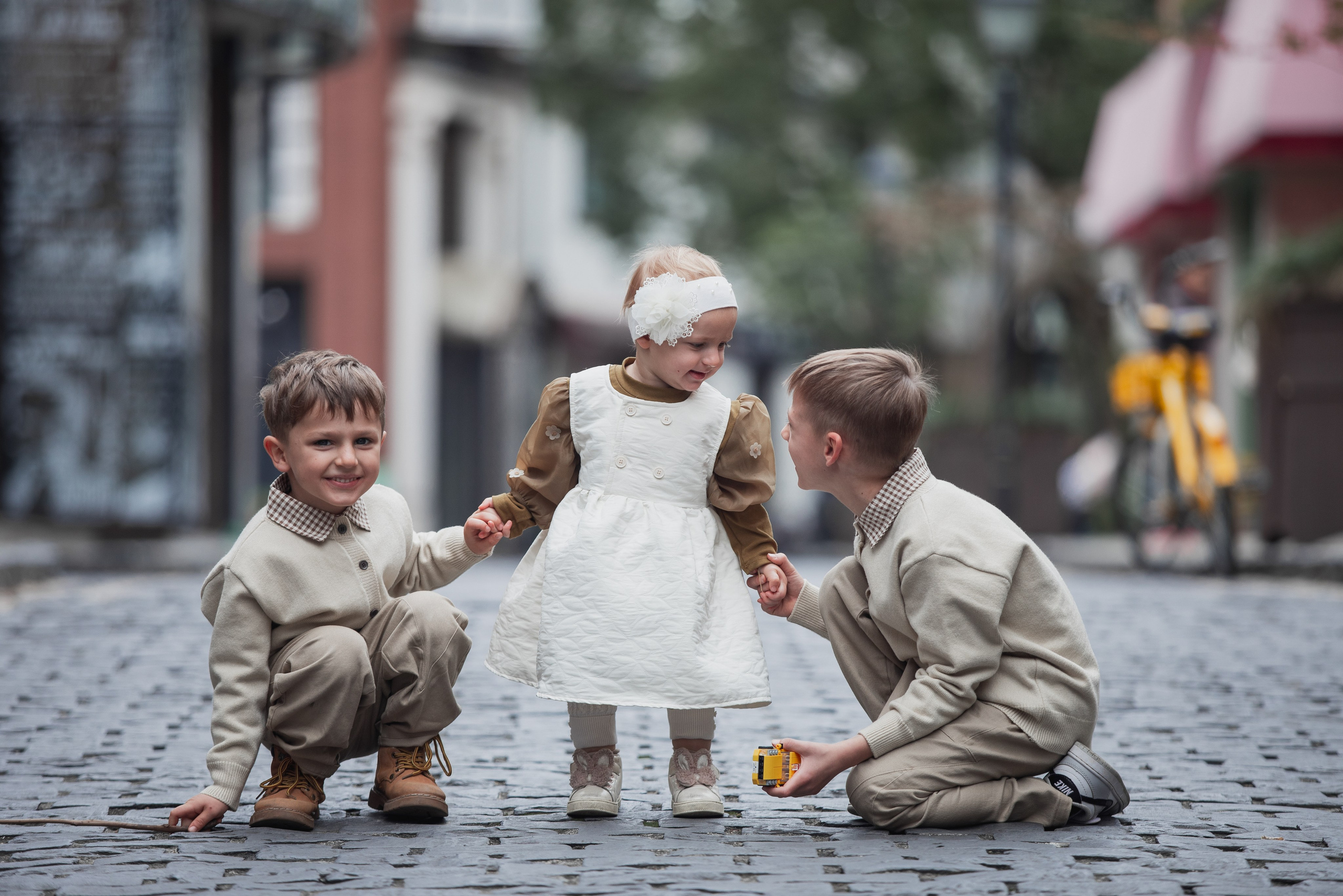 Family photoshoot in Temsa town, Shanghai. Photographer in Shanghai — Lola Pidluskaya