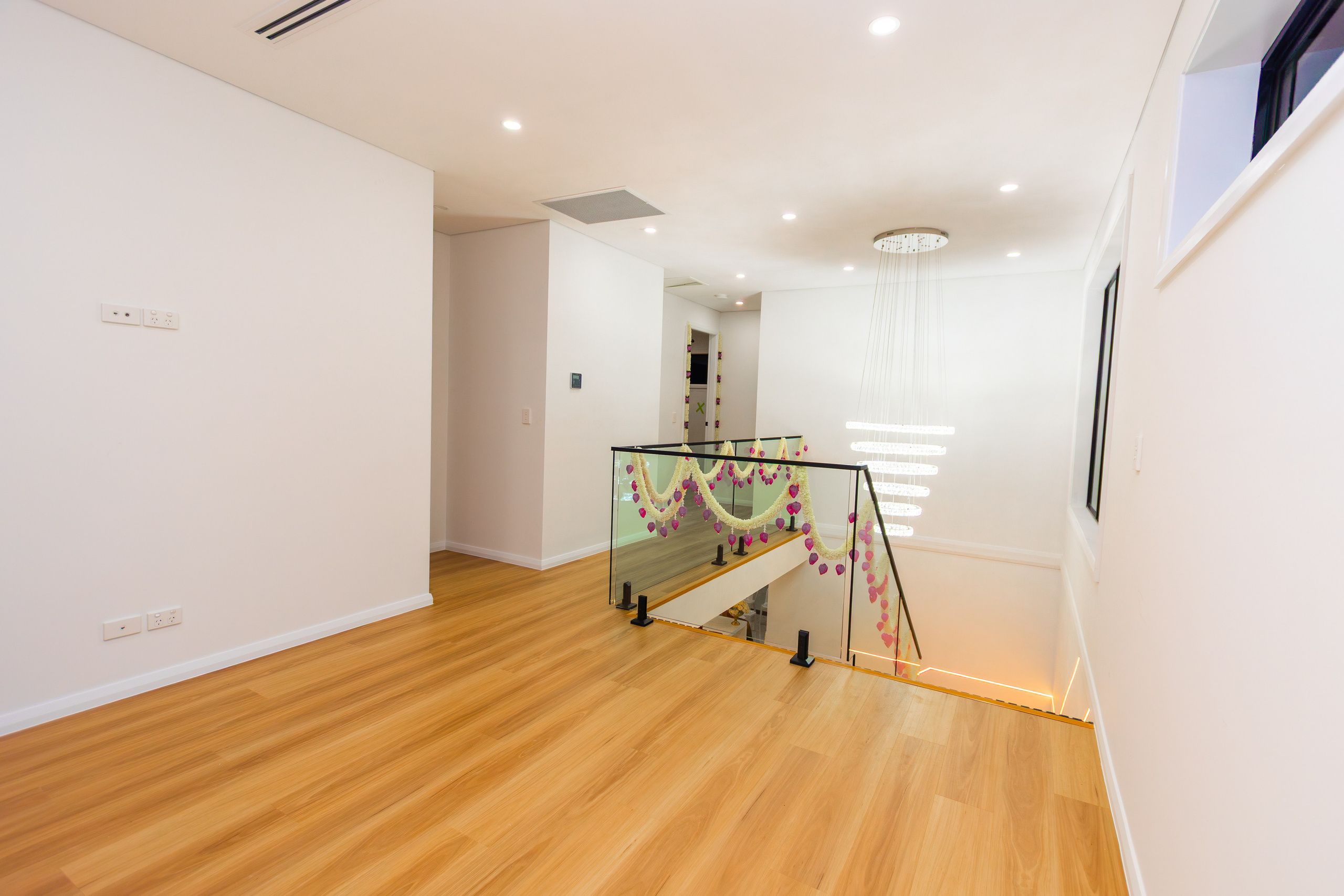 Nirumba Fields. MHCreative is family-oriented photographer based in SYDNEY