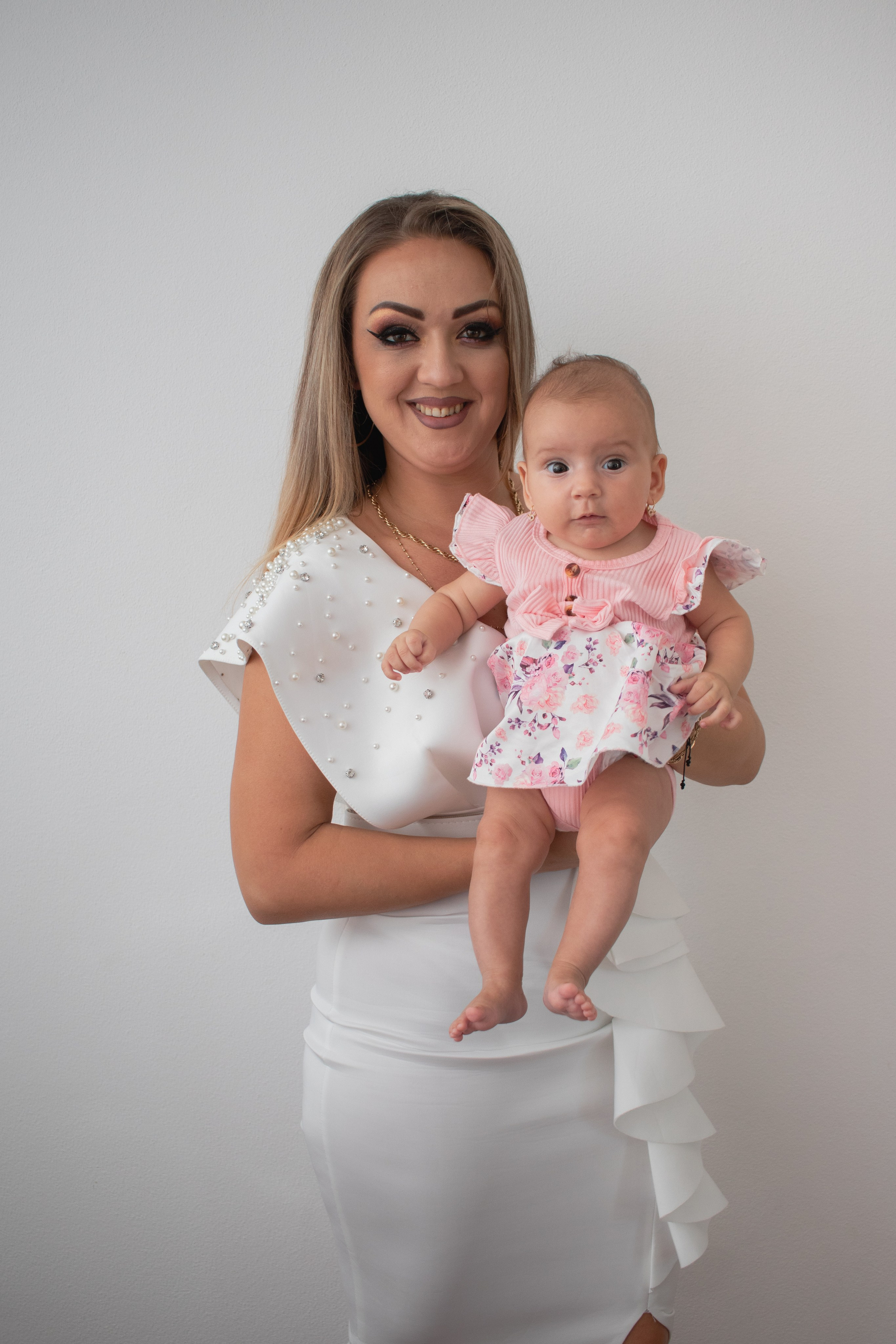 Ariana. Fotograf si videograf — evenimente si studio