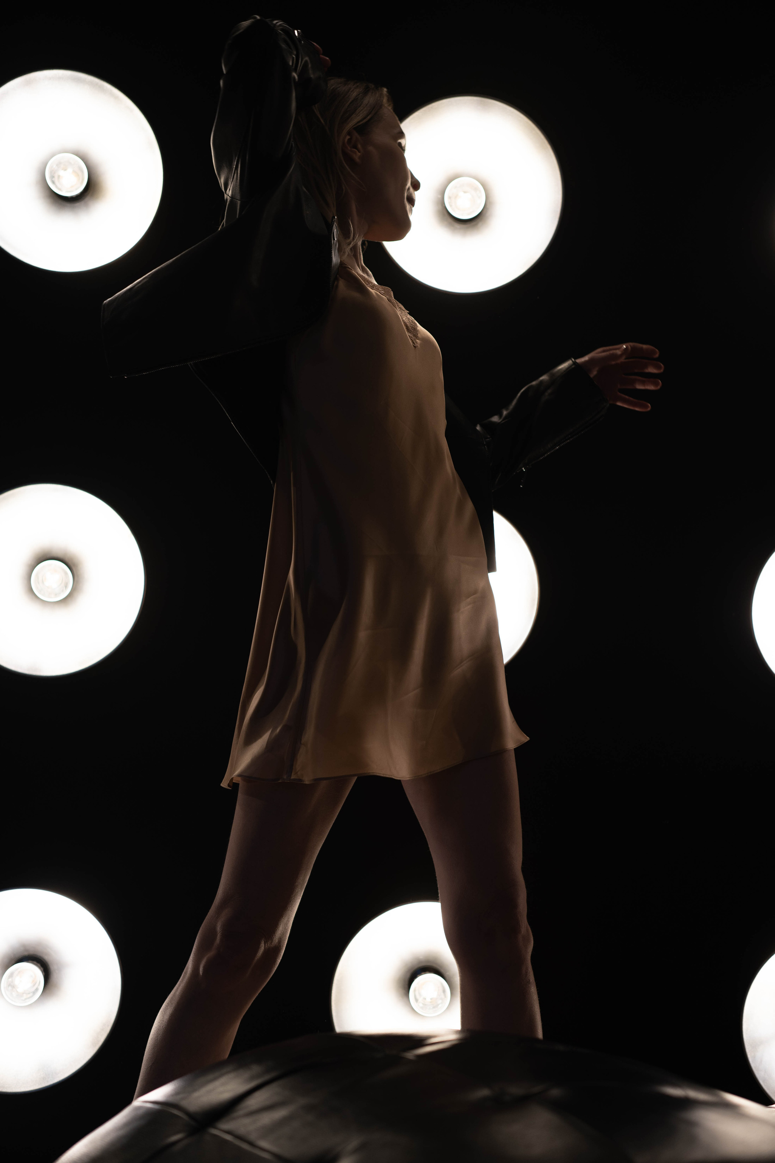 Студийная фотосъемка с гитарой. Фотограф в Праге Анастасия Широких