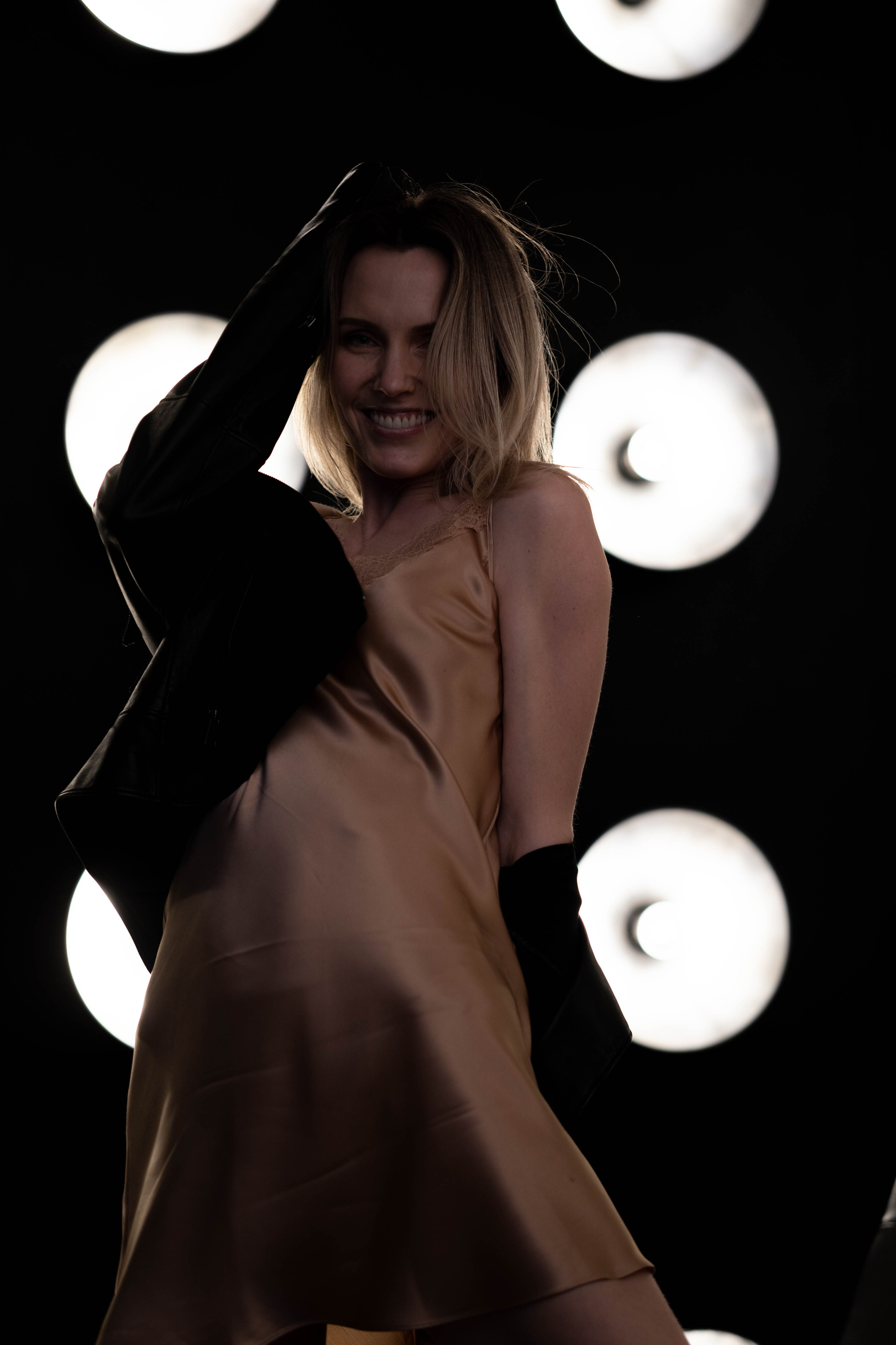 Студийная фотосъемка с гитарой. Фотограф в Праге Анастасия Широких