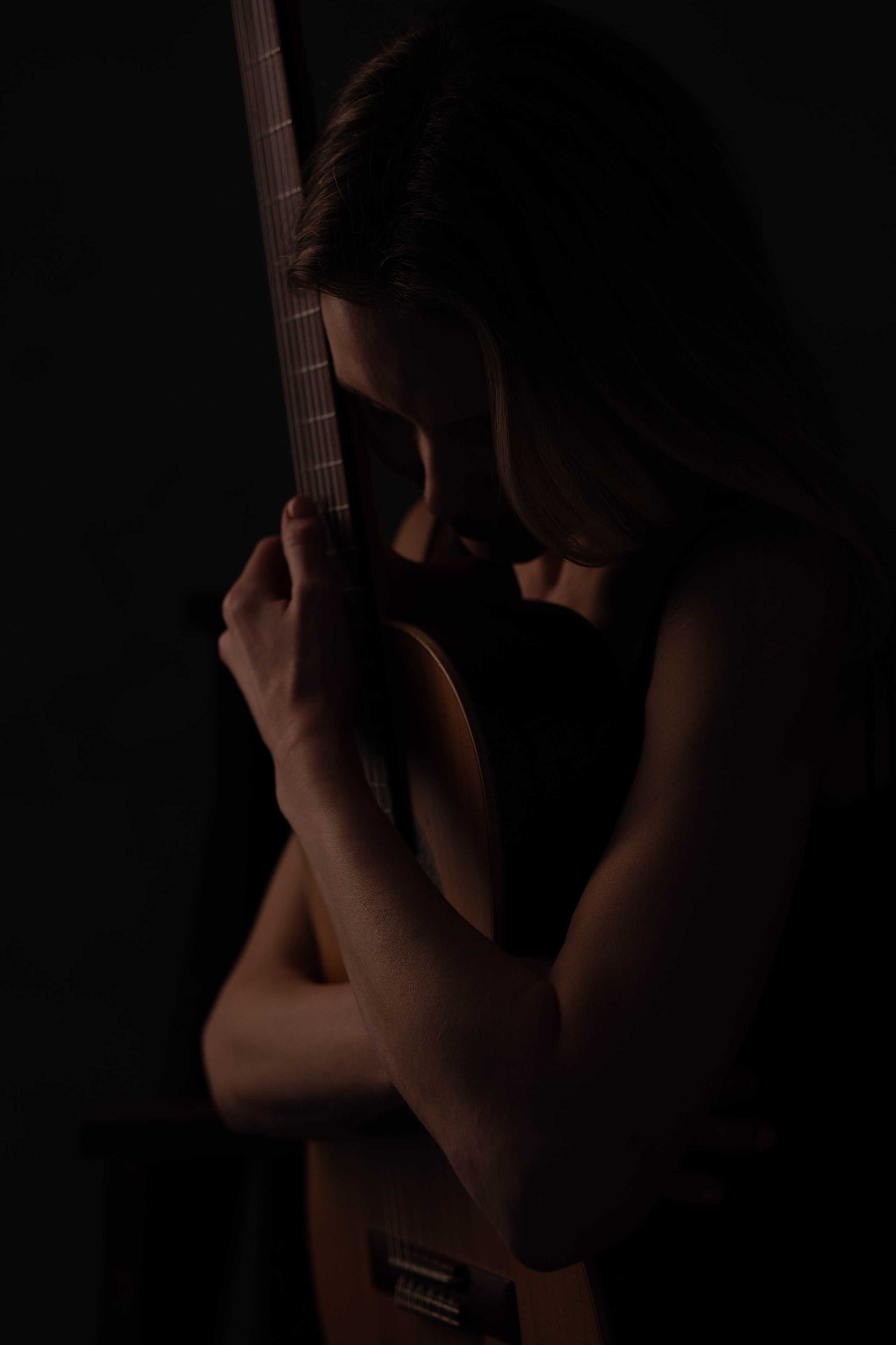 Студийная фотосъемка с гитарой. Фотограф в Праге Анастасия Широких