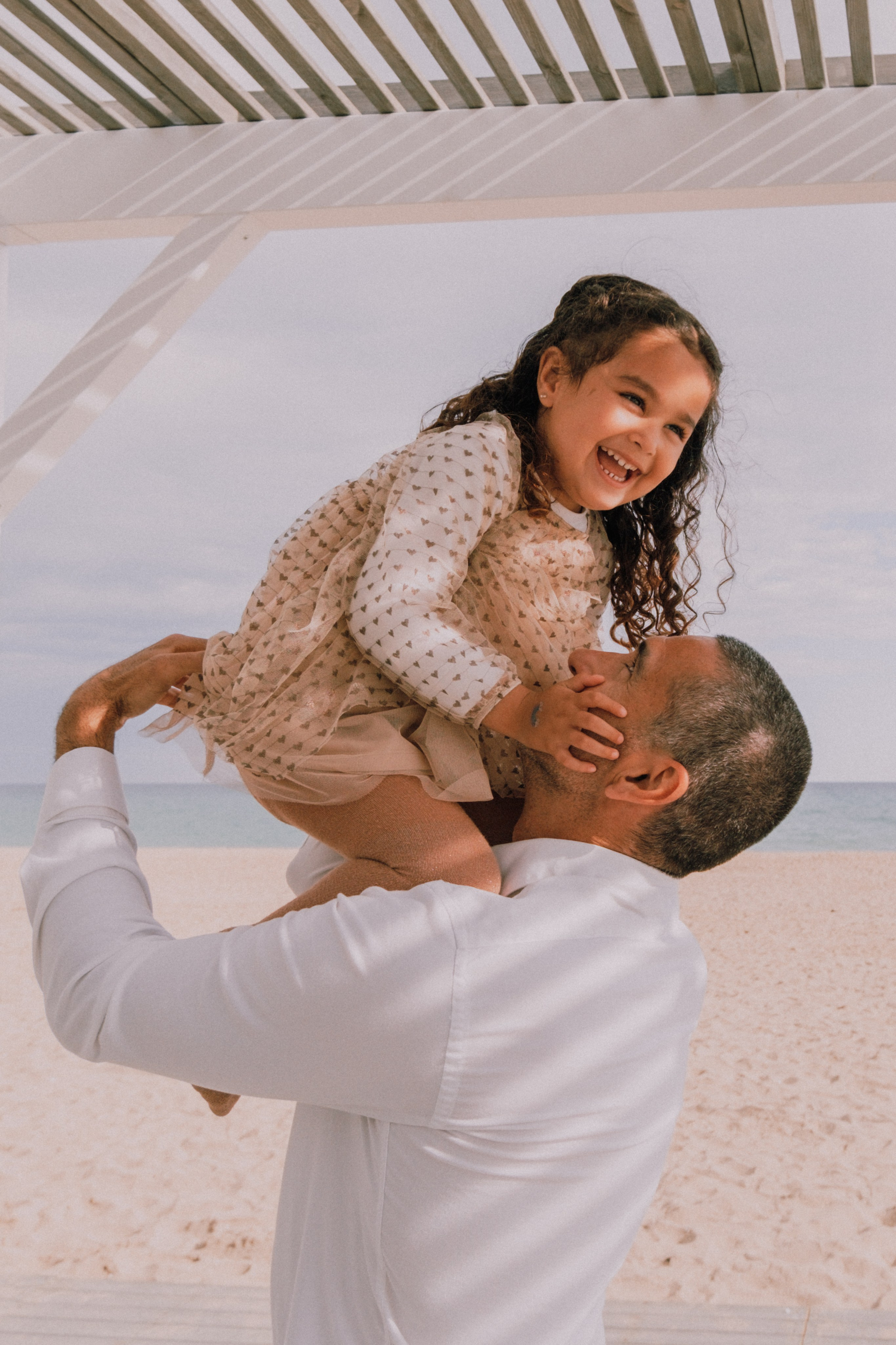 Sesión familiar en la playa. Fotografía profesional en Calafell - Elena Medvedeva