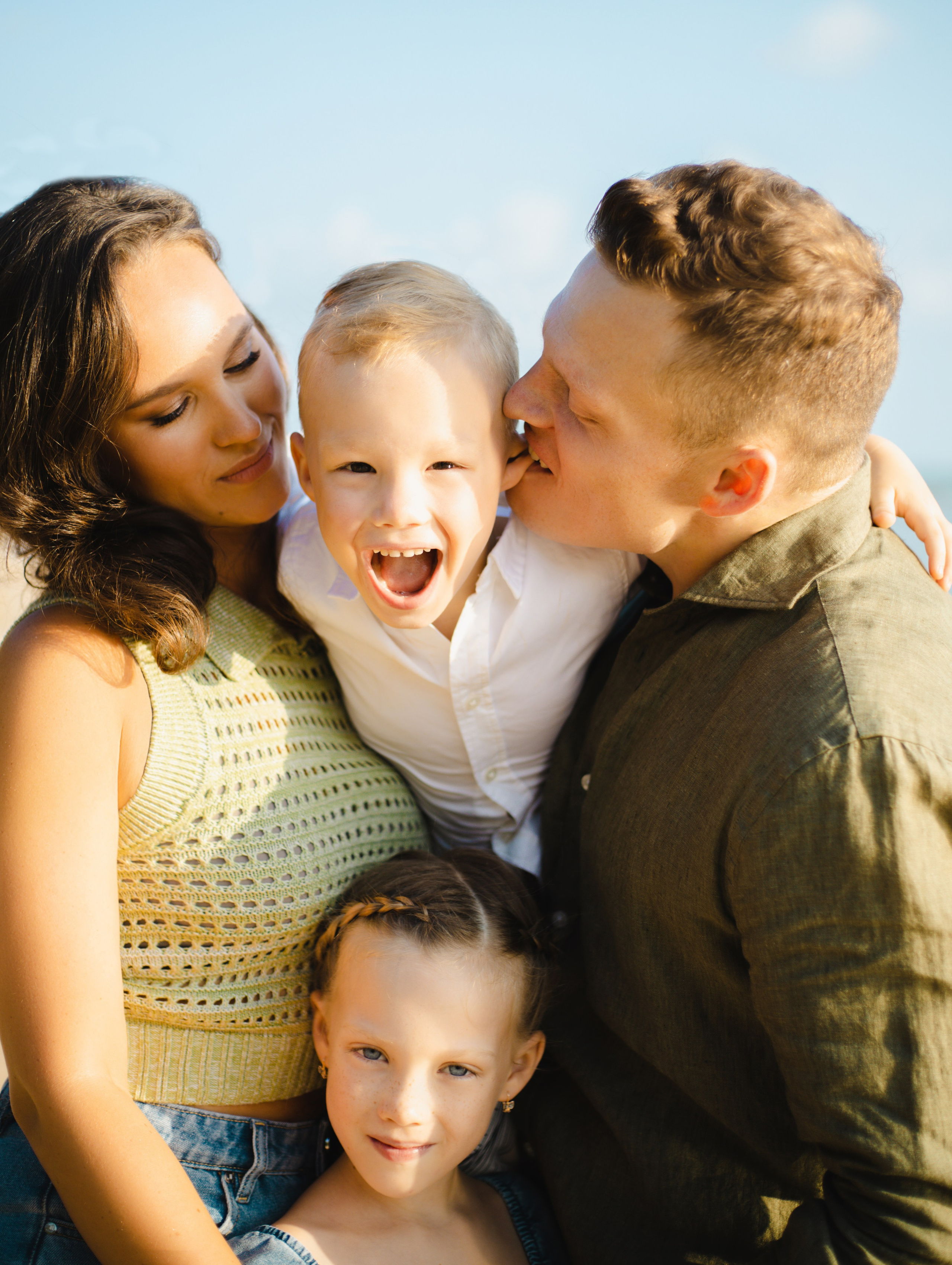 FAMILY PHOTO SHOOT. HOME