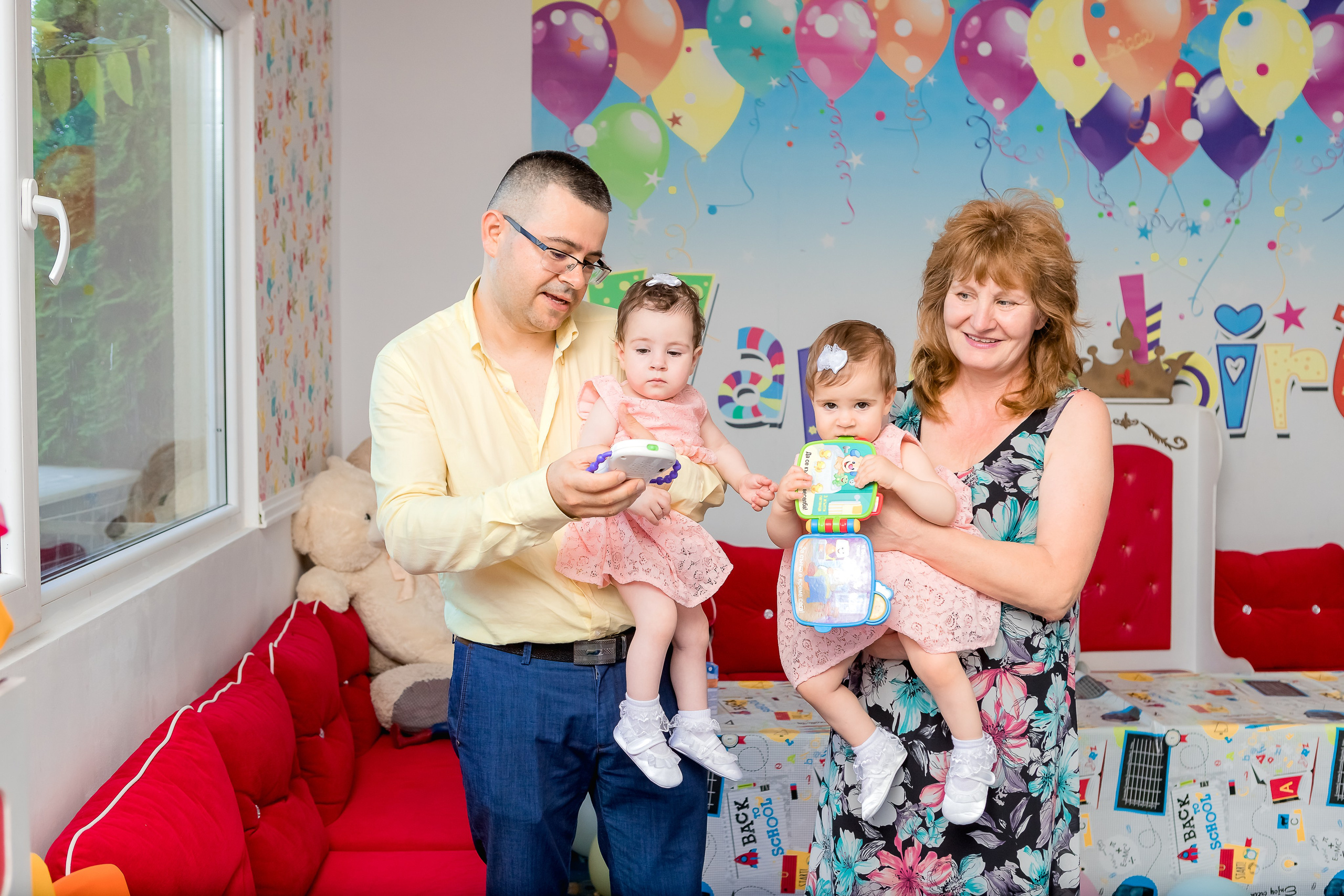 Чрстит Първи Рожден Ден. Фотограф Ирина Йотова