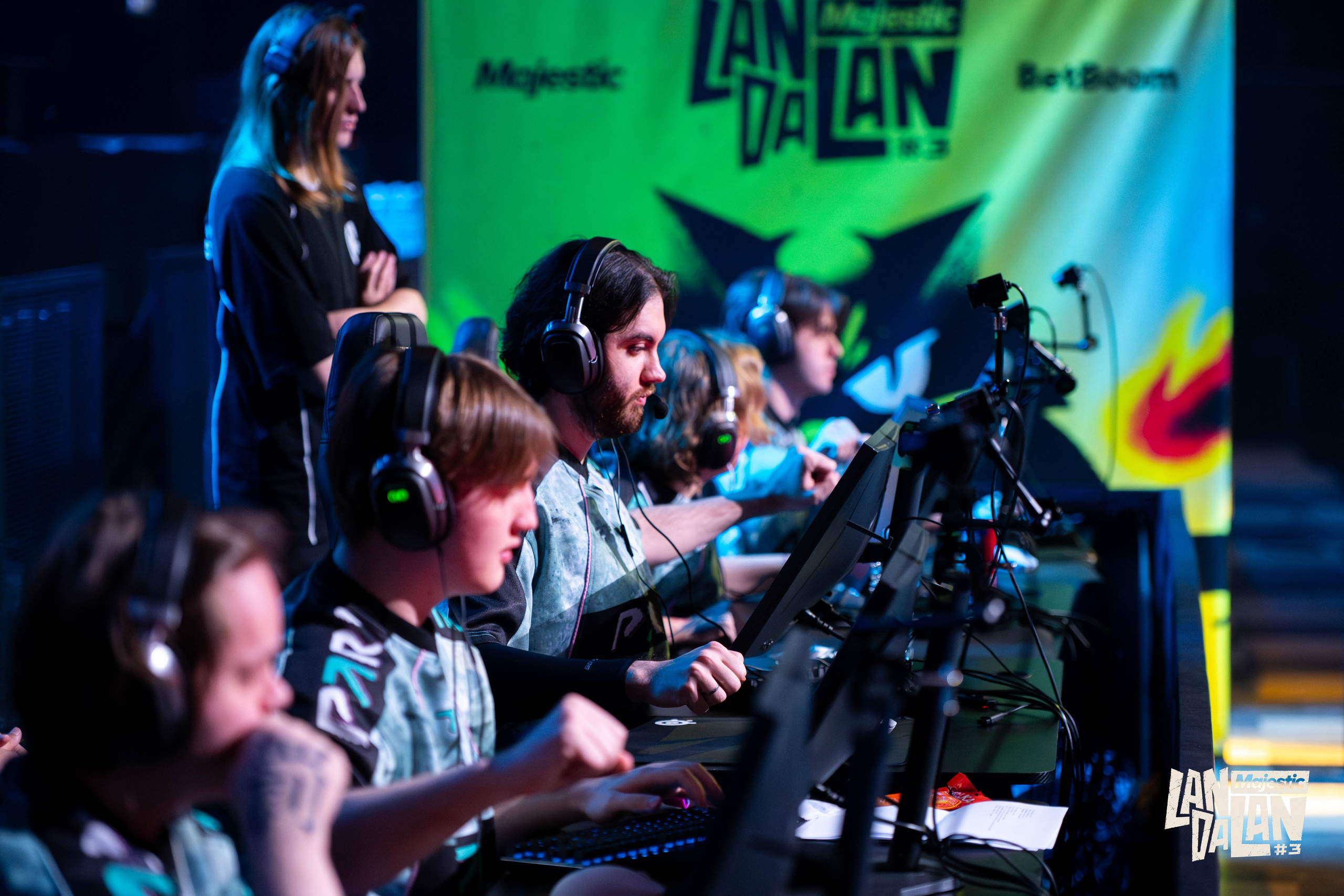 LanDaLan & FRAG & GLuck Yungstar & UCA