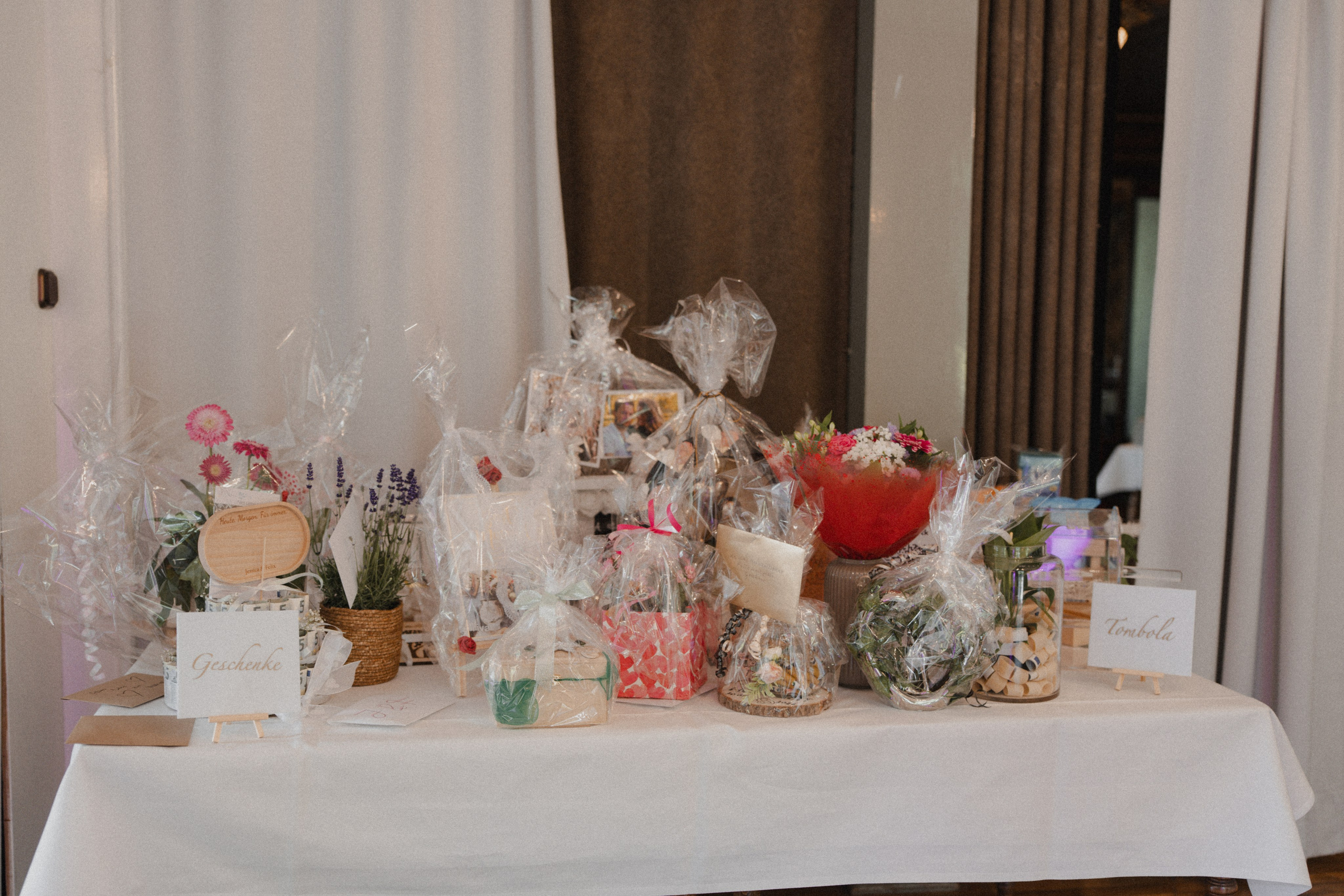 Jessica & Felix I Gesellschaft Harmonie Bochum. Hochzeitsfotografin Bochum | Halyna Reiche Fotografie NRW