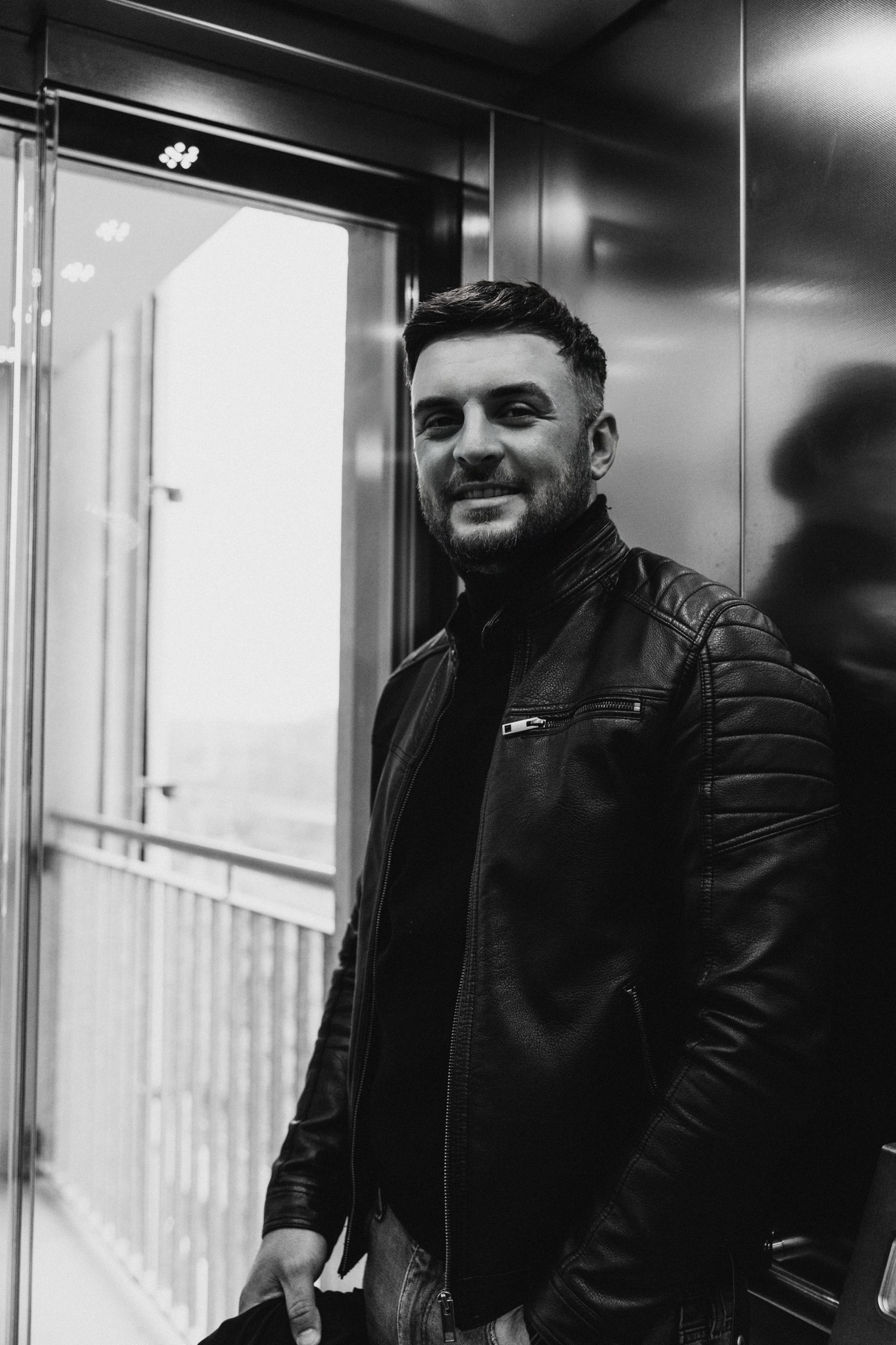 Liridon I Draußen. Hochzeitsfotografin Bochum | Halyna Reiche Fotografie NRW