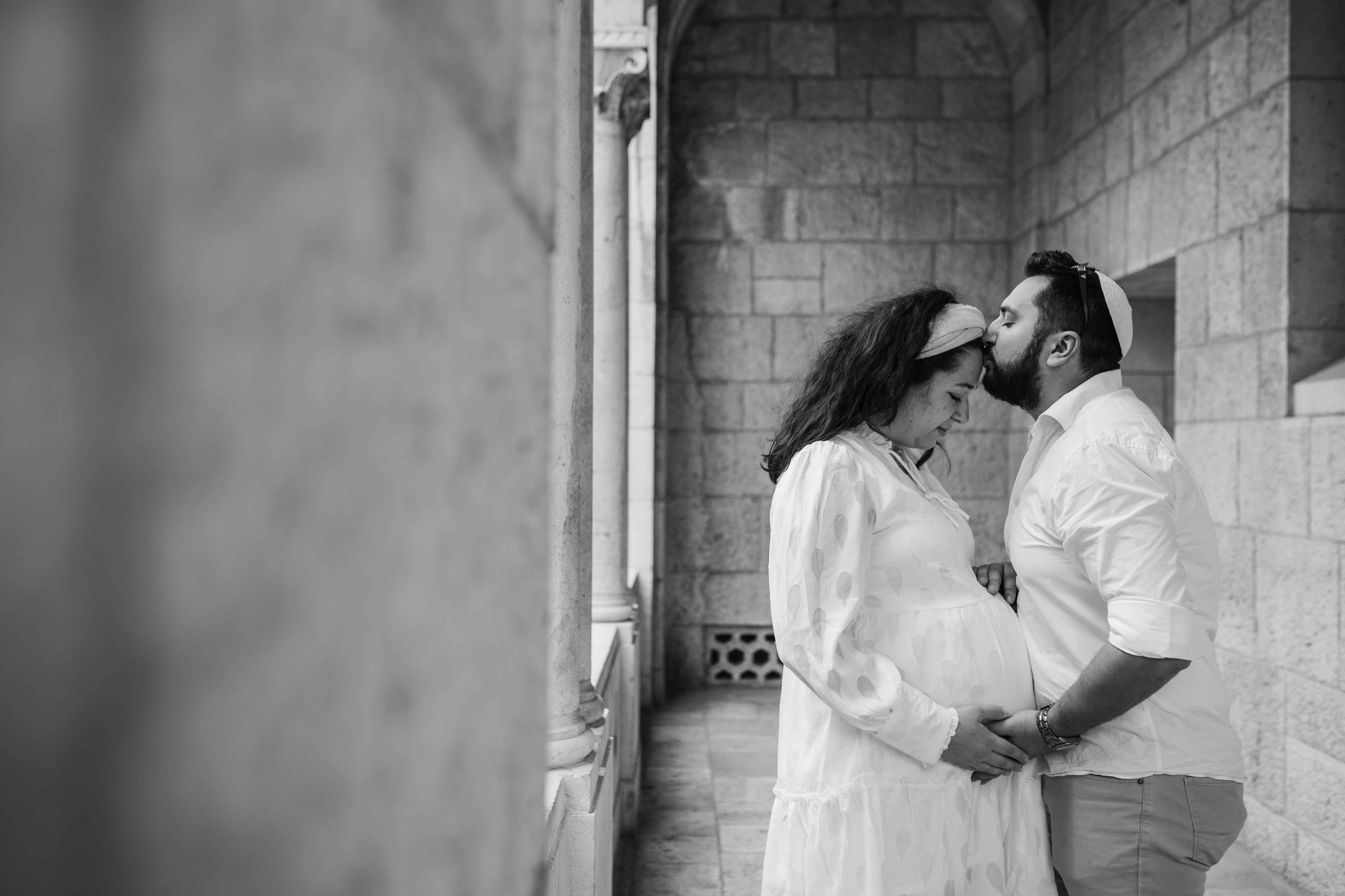 EXPECTING A BABY, JERUSALEM. PHOTOGRAPHER IN ISRAEL