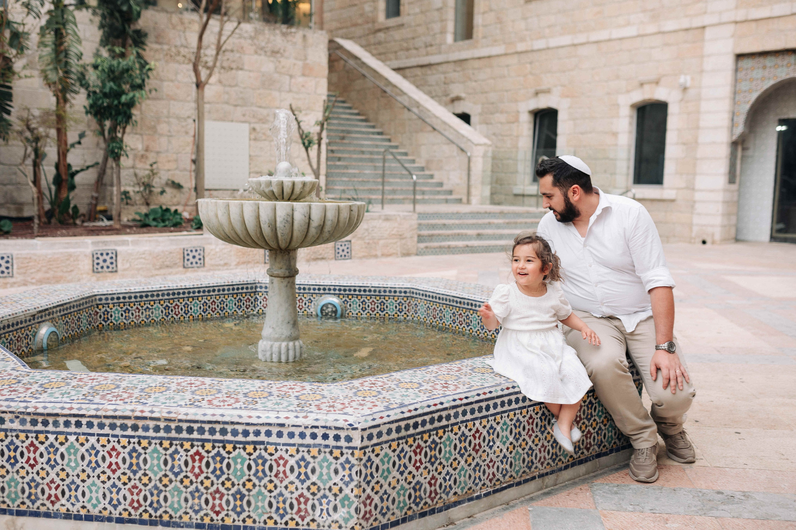 EXPECTING A BABY, JERUSALEM. PHOTOGRAPHER IN ISRAEL