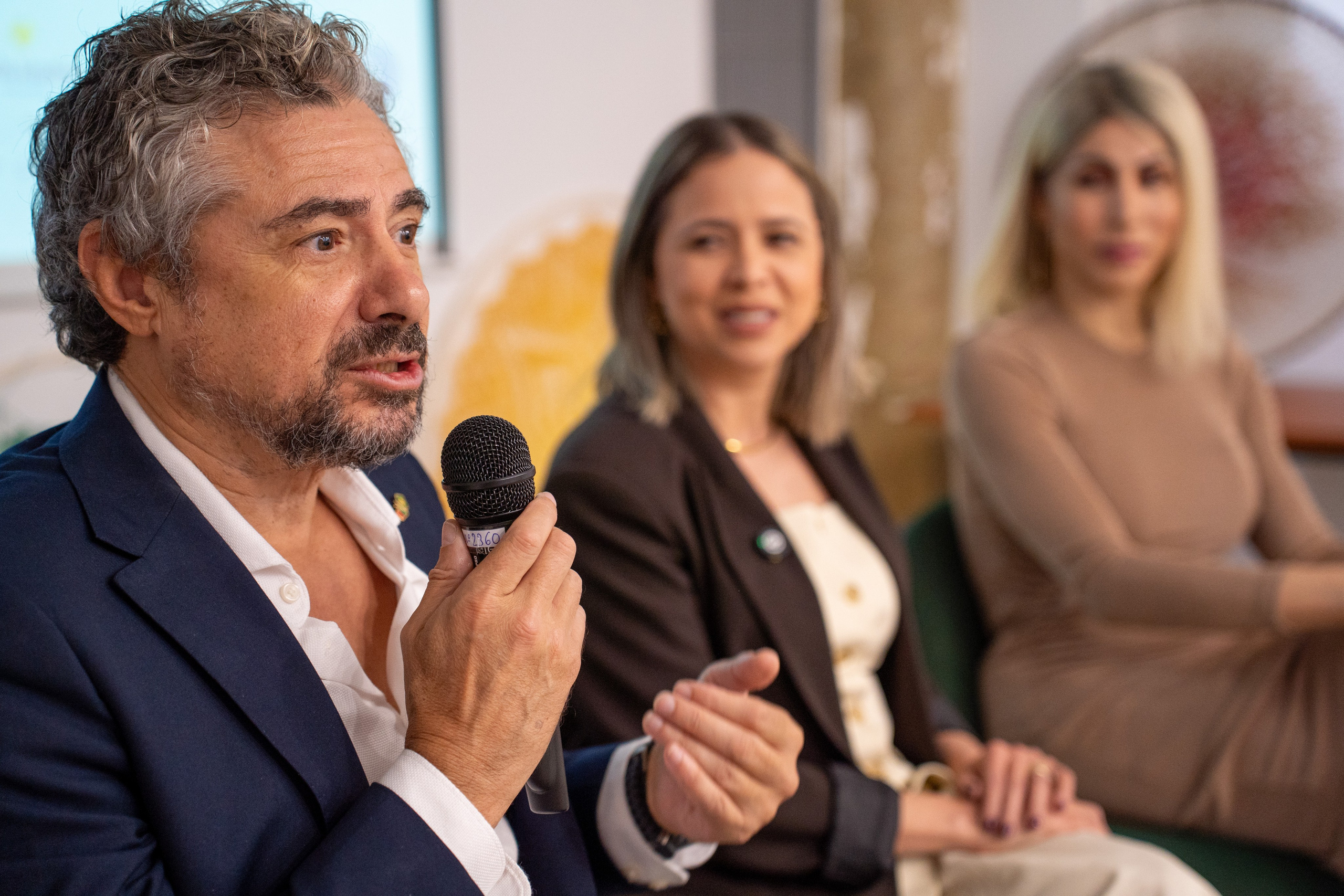 Evento — Mulheres de Negócios de Língua Portuguesa. Frames by Giovani Braga
