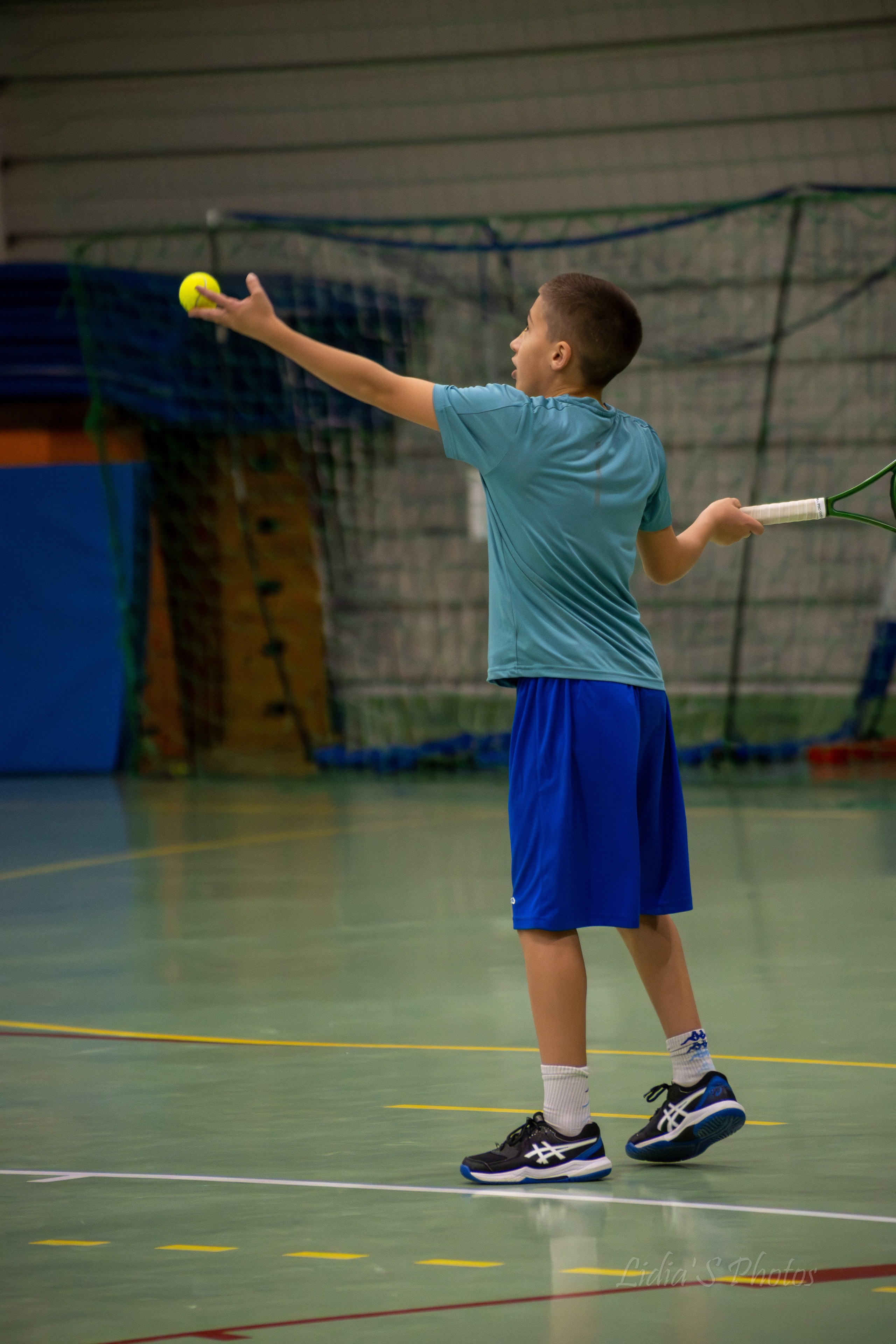 Turneu tenis de camp în sală. Fotograf. Lucrez cu oameni, produse și spații. Portret și fotografie creativă. Bacău, România. Lidia Savinoiu