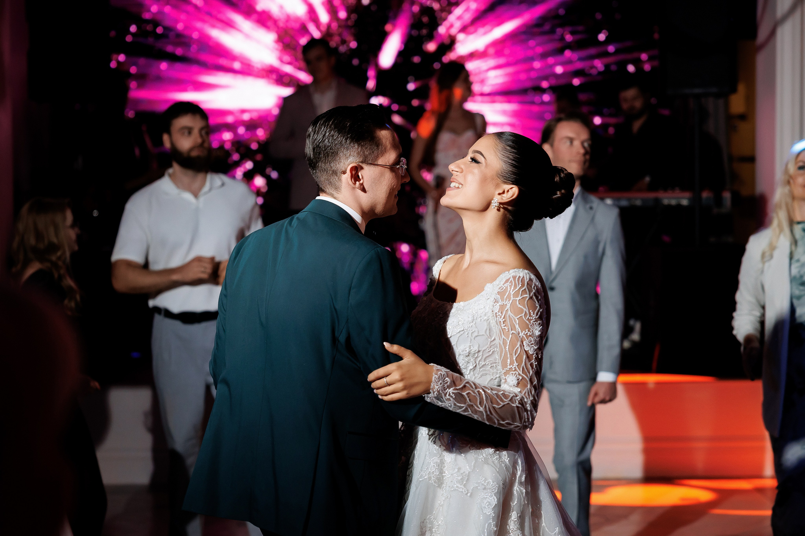 Serghei & Erica — Queen Residence. Servicii Foto și Video 067188353