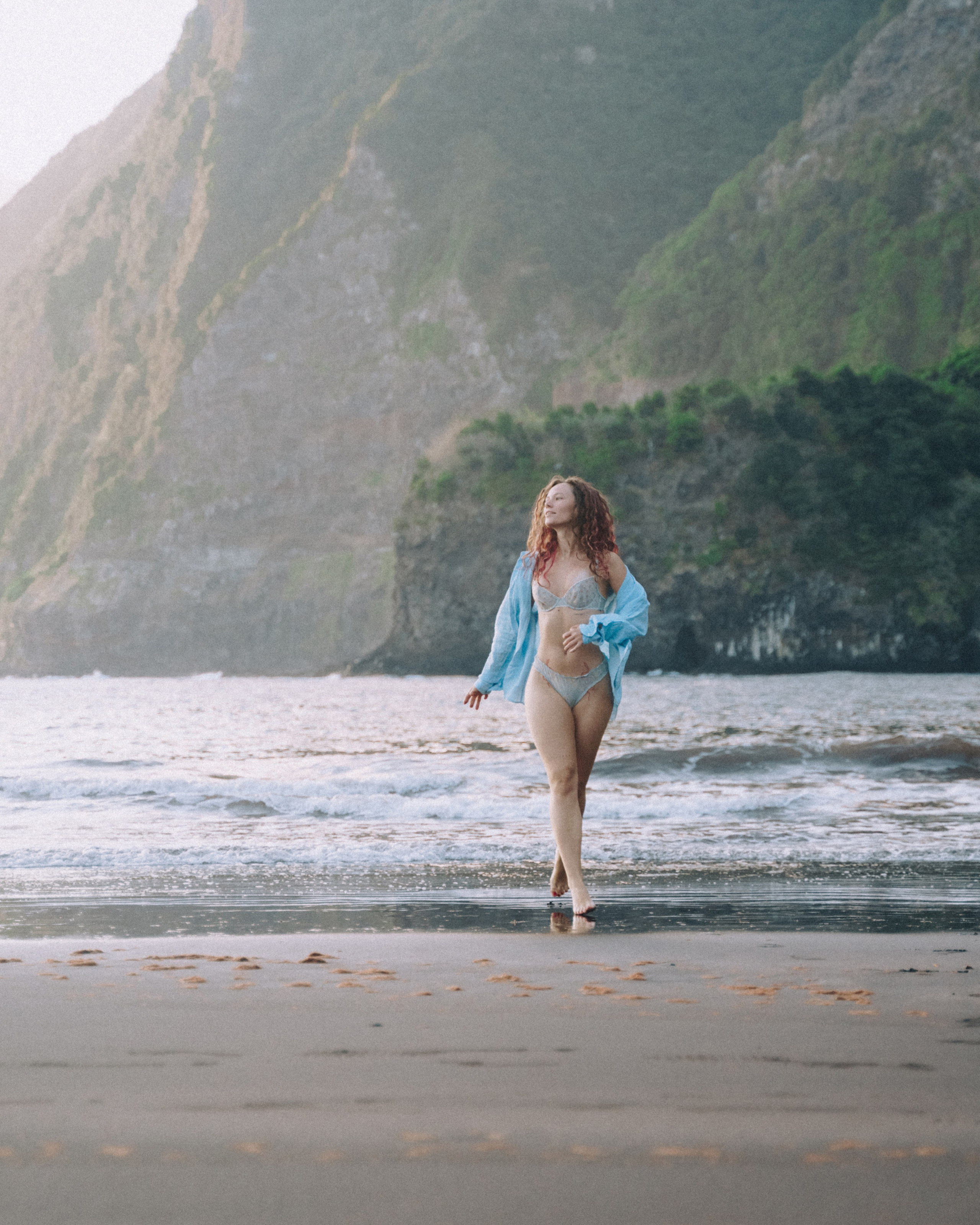 Portrait photoshoot with Lesia at Seixal Beach | Madeira Photographer. Your photographer in Madeira