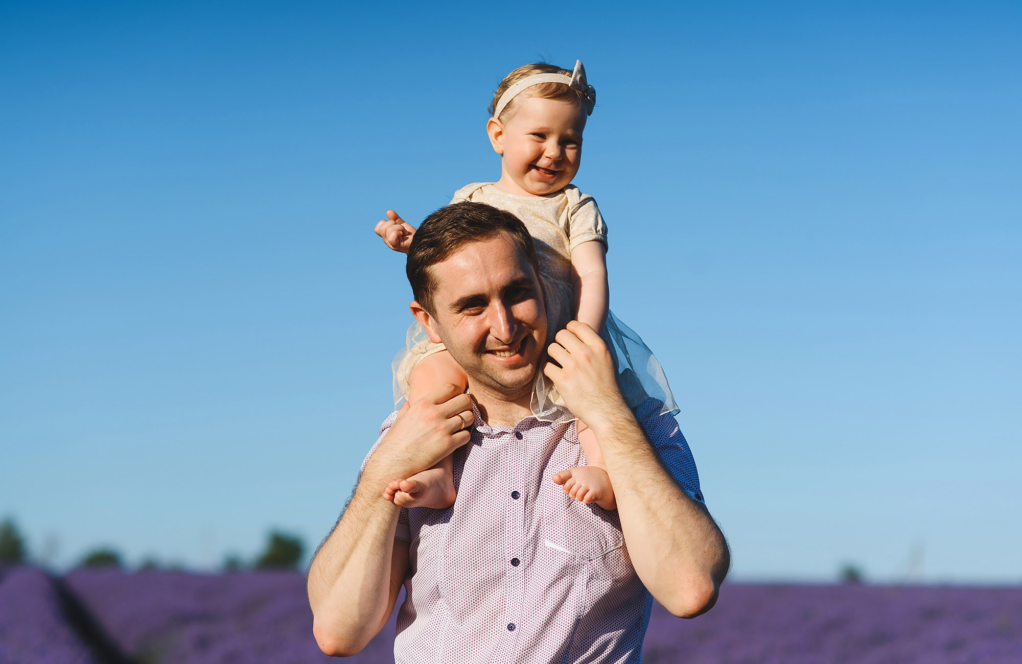 Family photography in lavender field in Moldova — Andrei Zveaghintev. Wedding and family photographer in Moldova, Chisinau— Andrei Zveaghintev