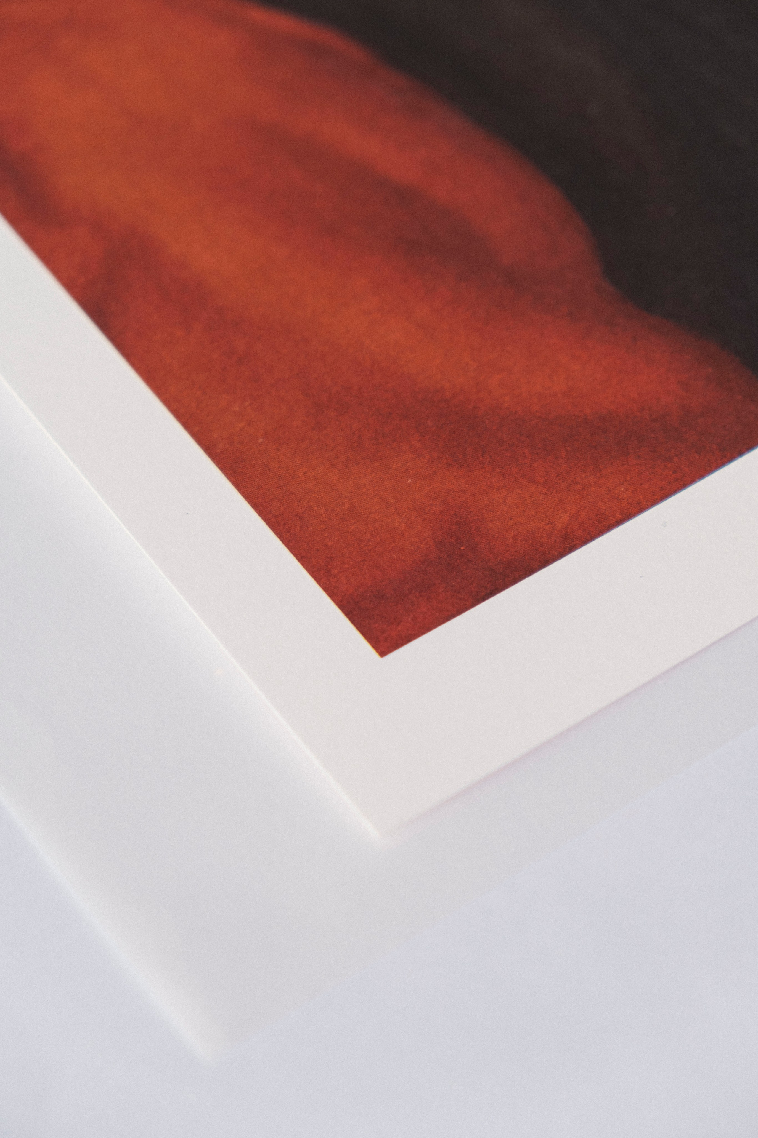 Portrait with red sleeves. ELEN BEZHEN