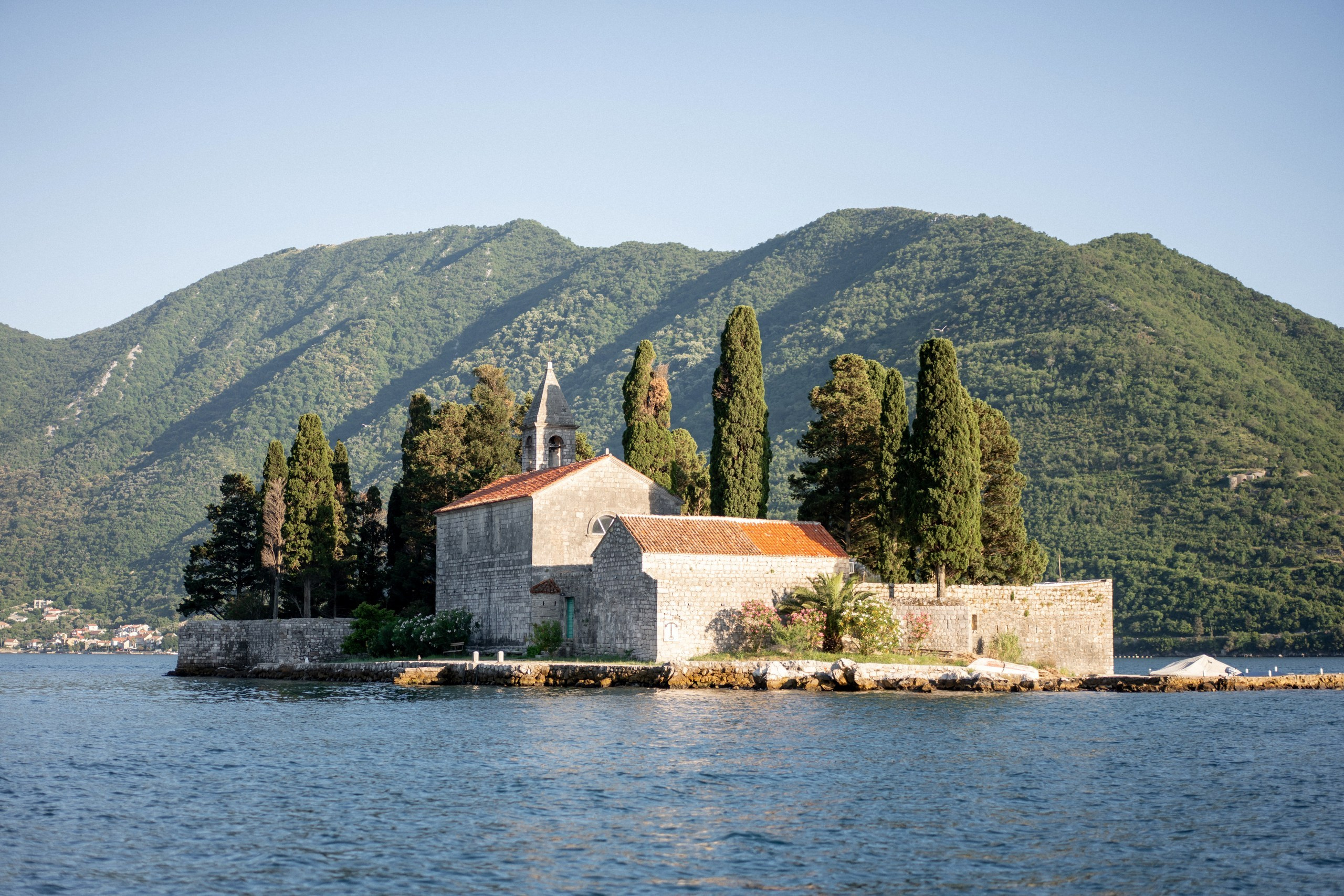 Perast Boat Proposal. Trouwfotograaf & videograaf in Montenegro | Maria & Vasilii