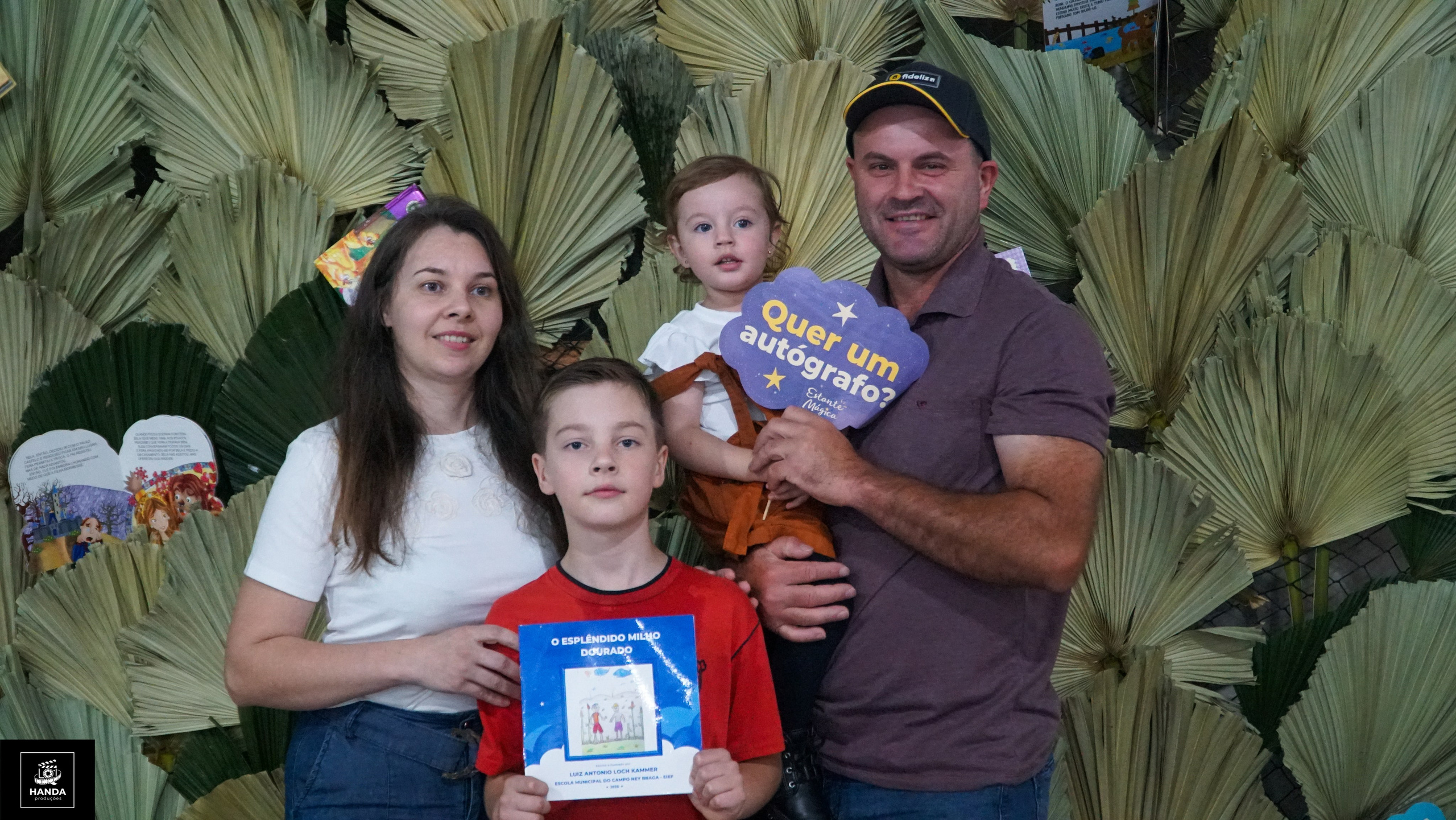 Noite autógrafos colégio Aurélio Buarque de Holanda. Handa Produções