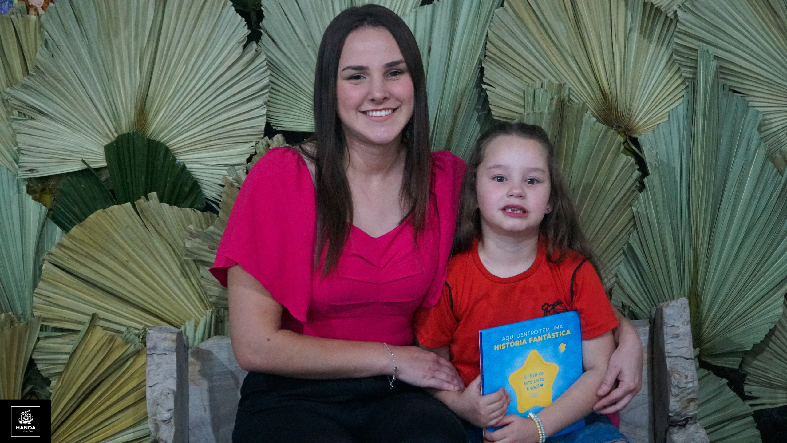 Noite autógrafos colégio Aurélio Buarque de Holanda. Handa Produções