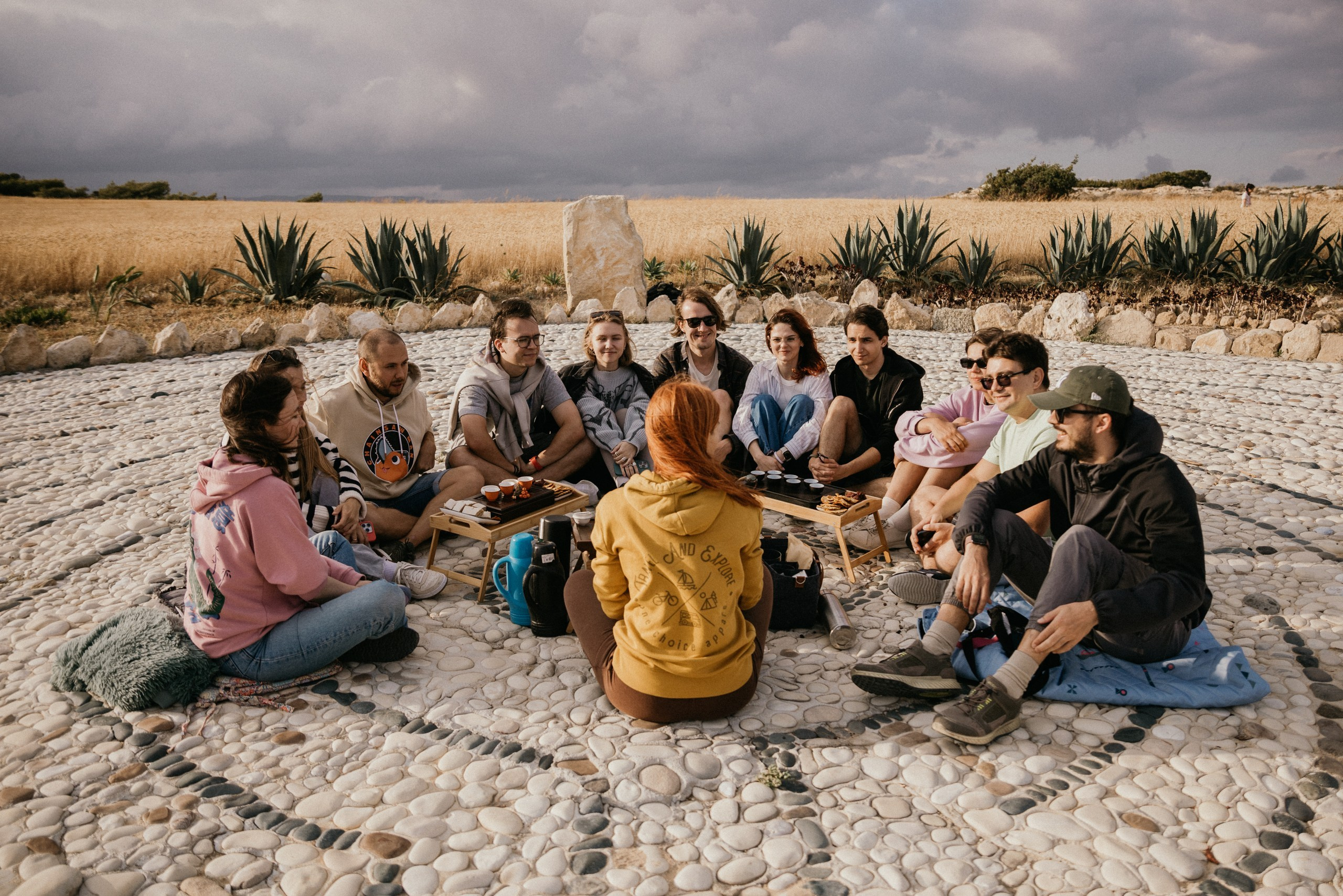Tea time (Muntyan’s Labyrinth, Cyprus). Photographer in Barcelona capturing unique stories | Kate Chumak