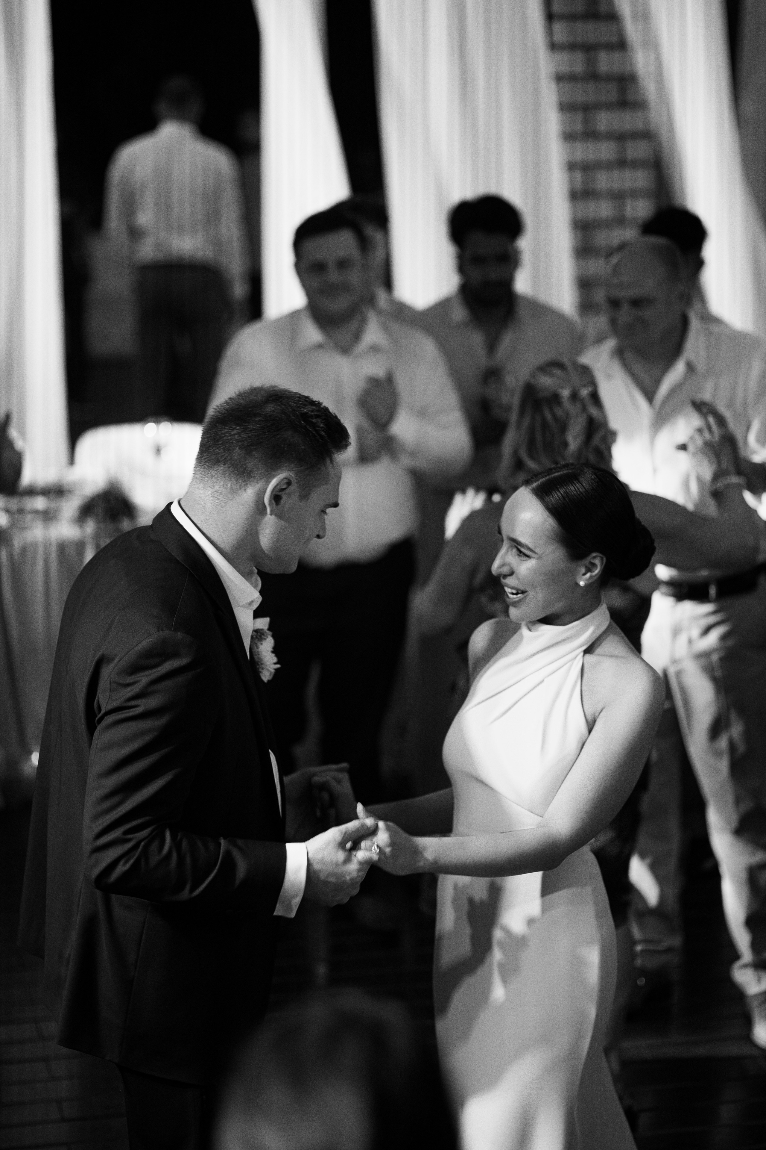 Thomas & Suyumbika. Главная