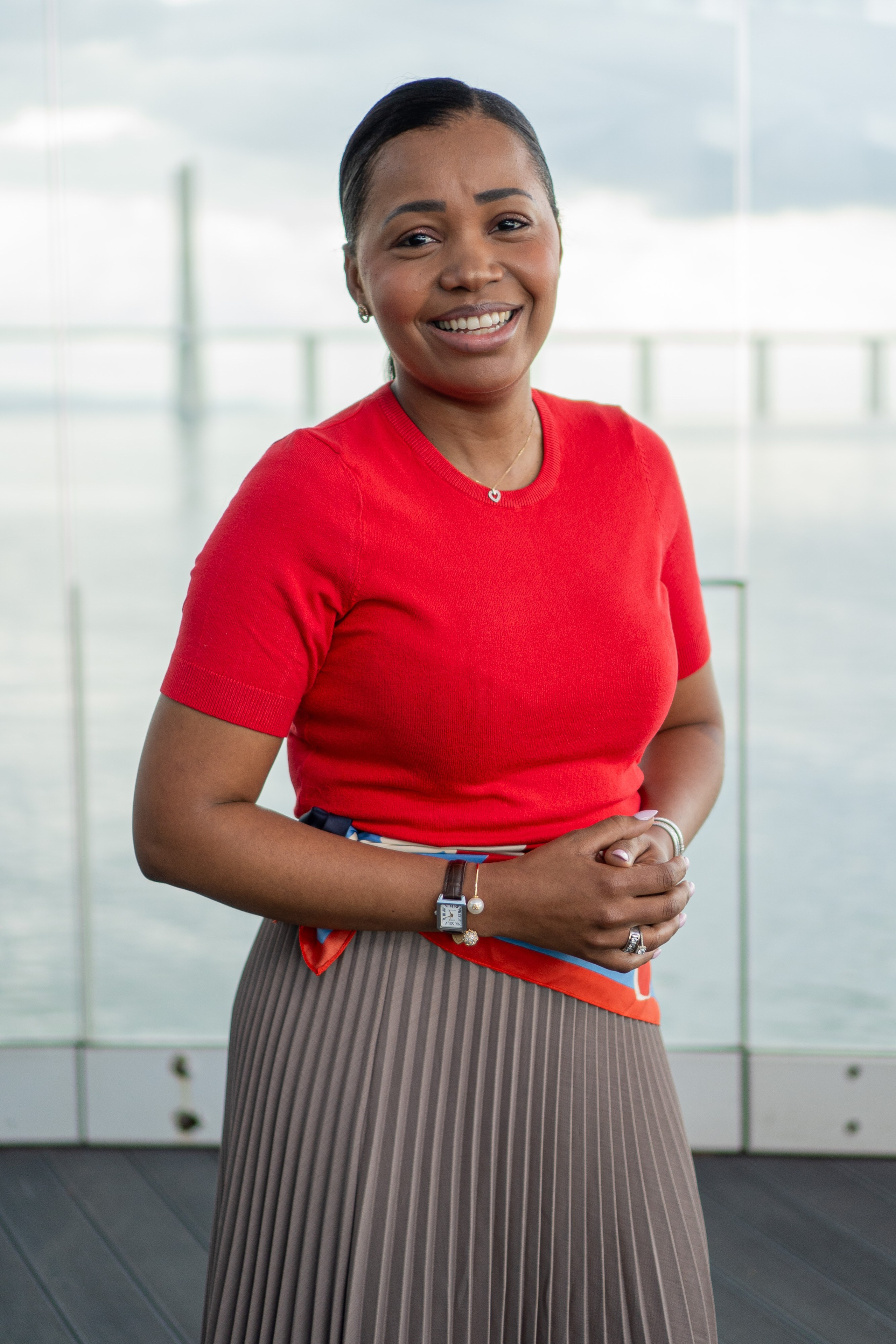 Raquel Ribeiro. Frames by Giovani Braga